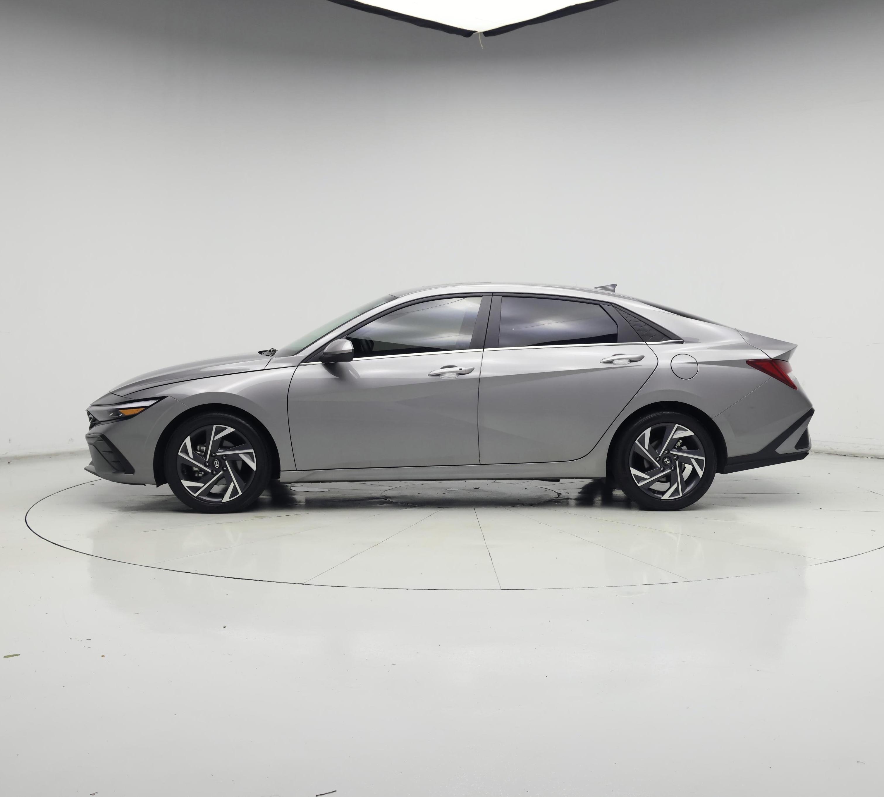 Thumbnail: 2024 Hyundai Elantra - 3