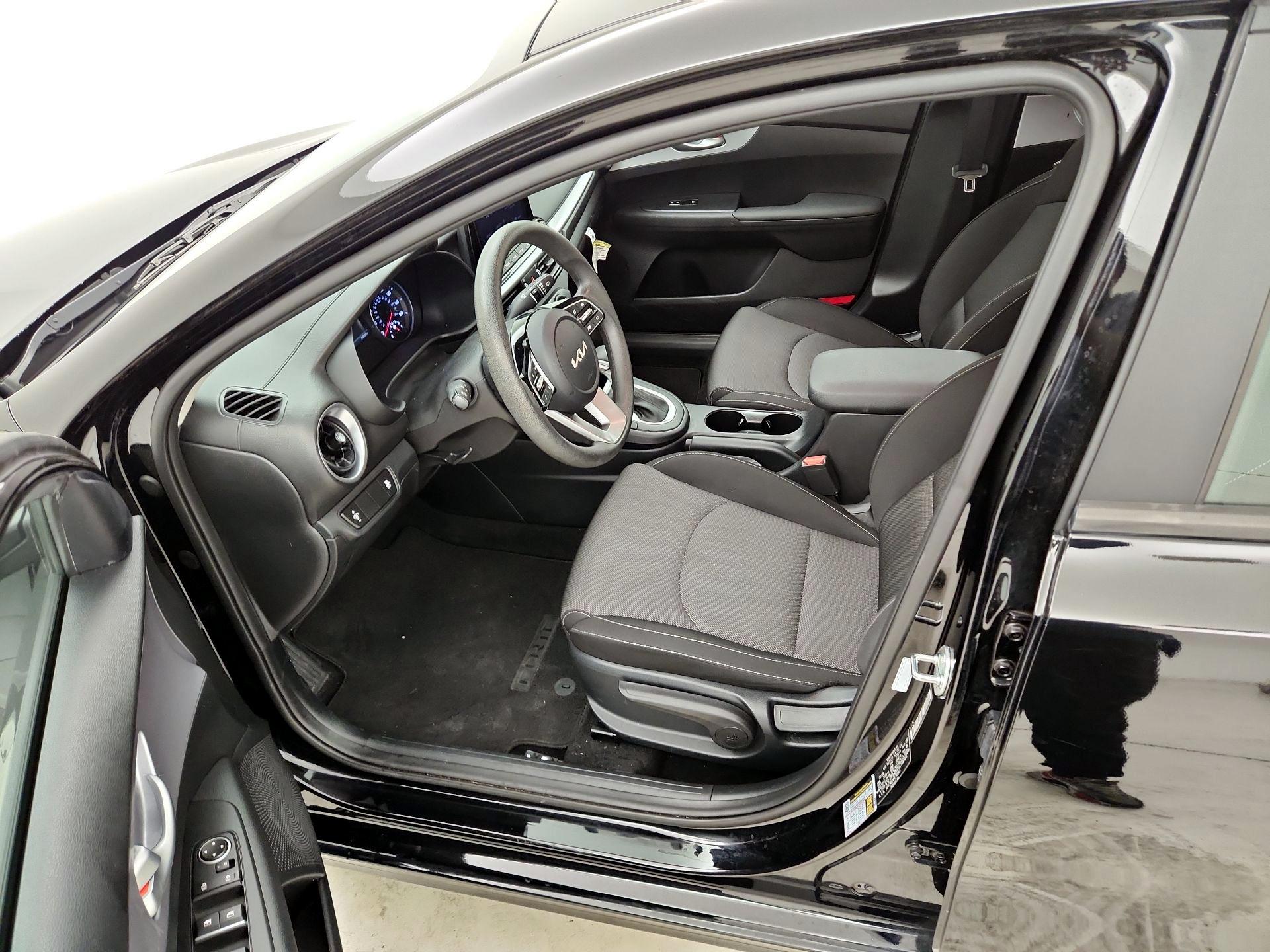 Thumbnail: 2024 Kia Forte - 11