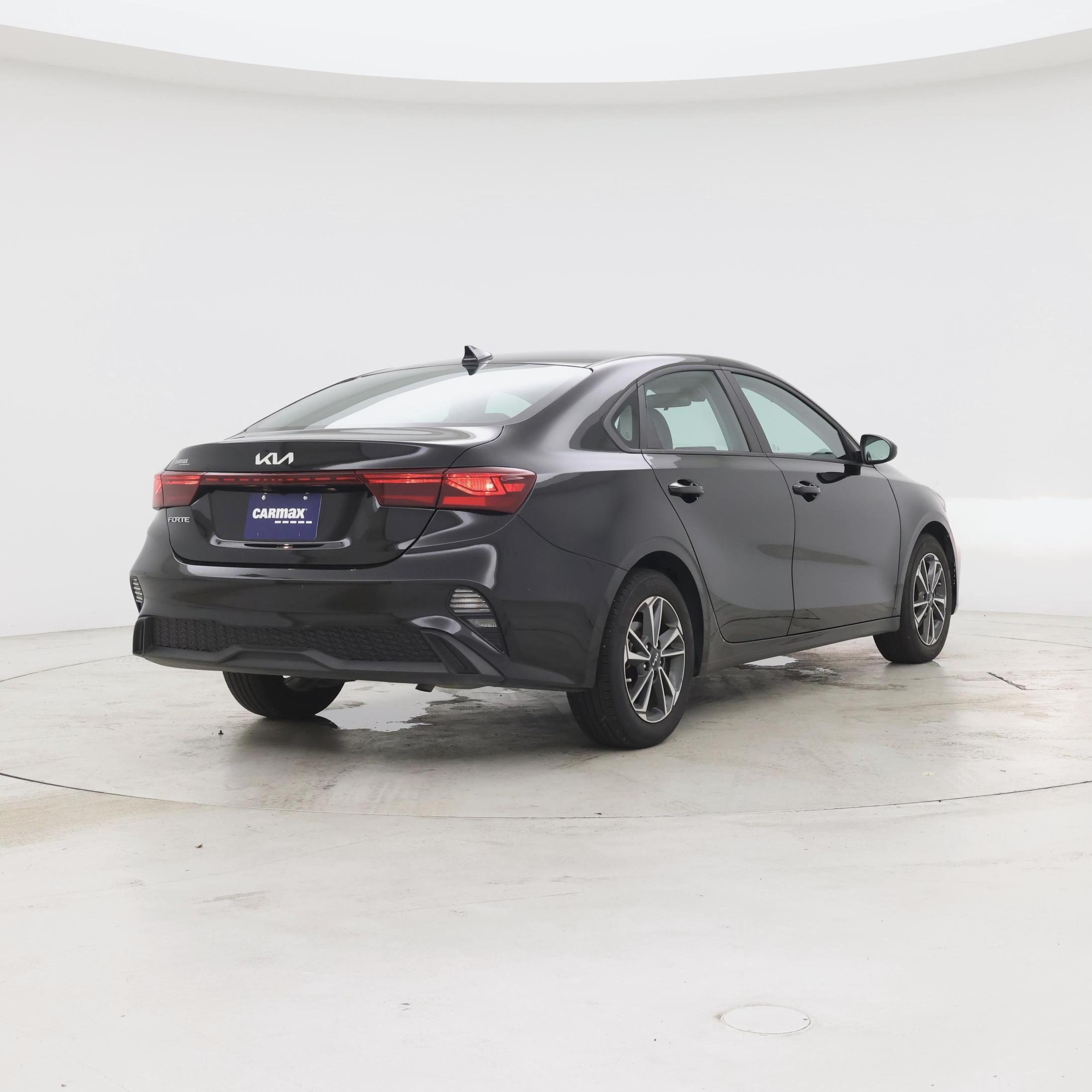 Thumbnail: 2024 Kia Forte - 8