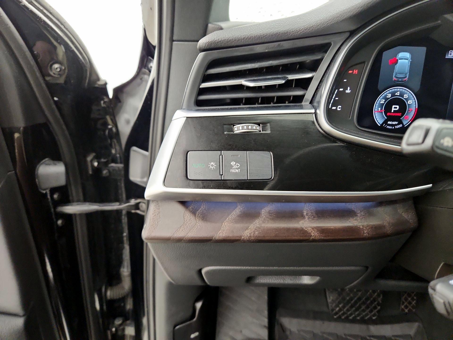 Thumbnail: 2021 Audi Q7 - 13