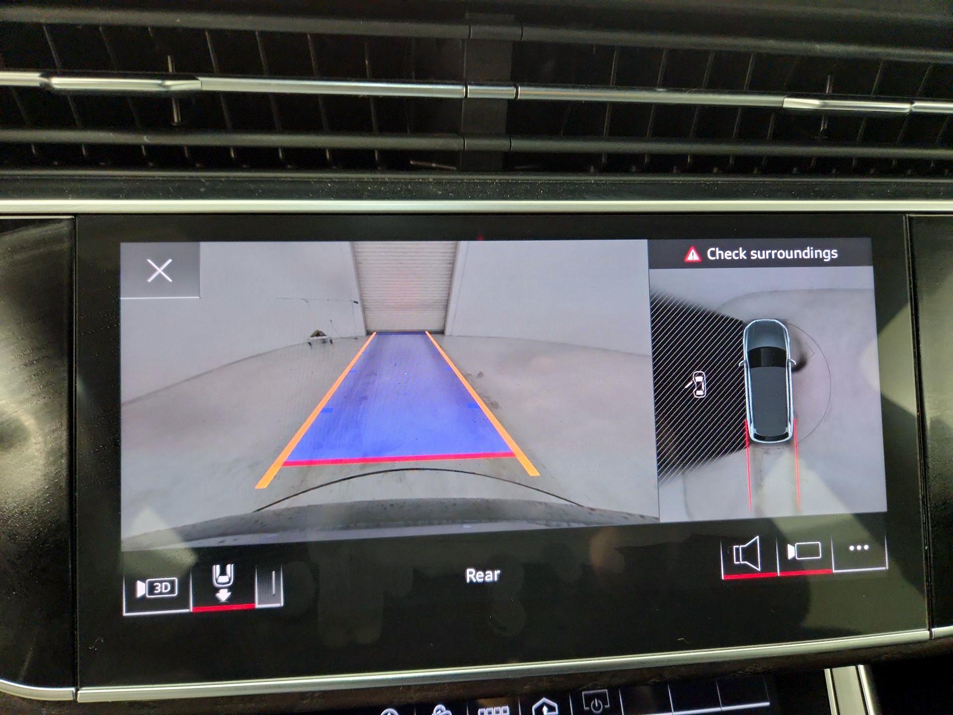 Thumbnail: 2021 Audi Q7 - 15