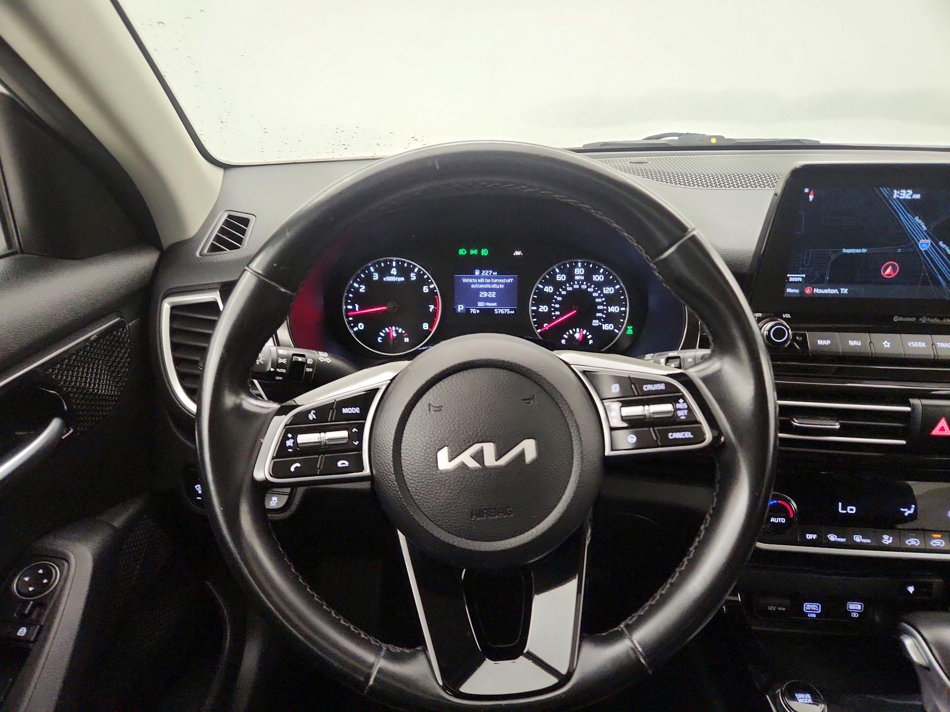 Thumbnail: 2022 Kia Seltos - 10