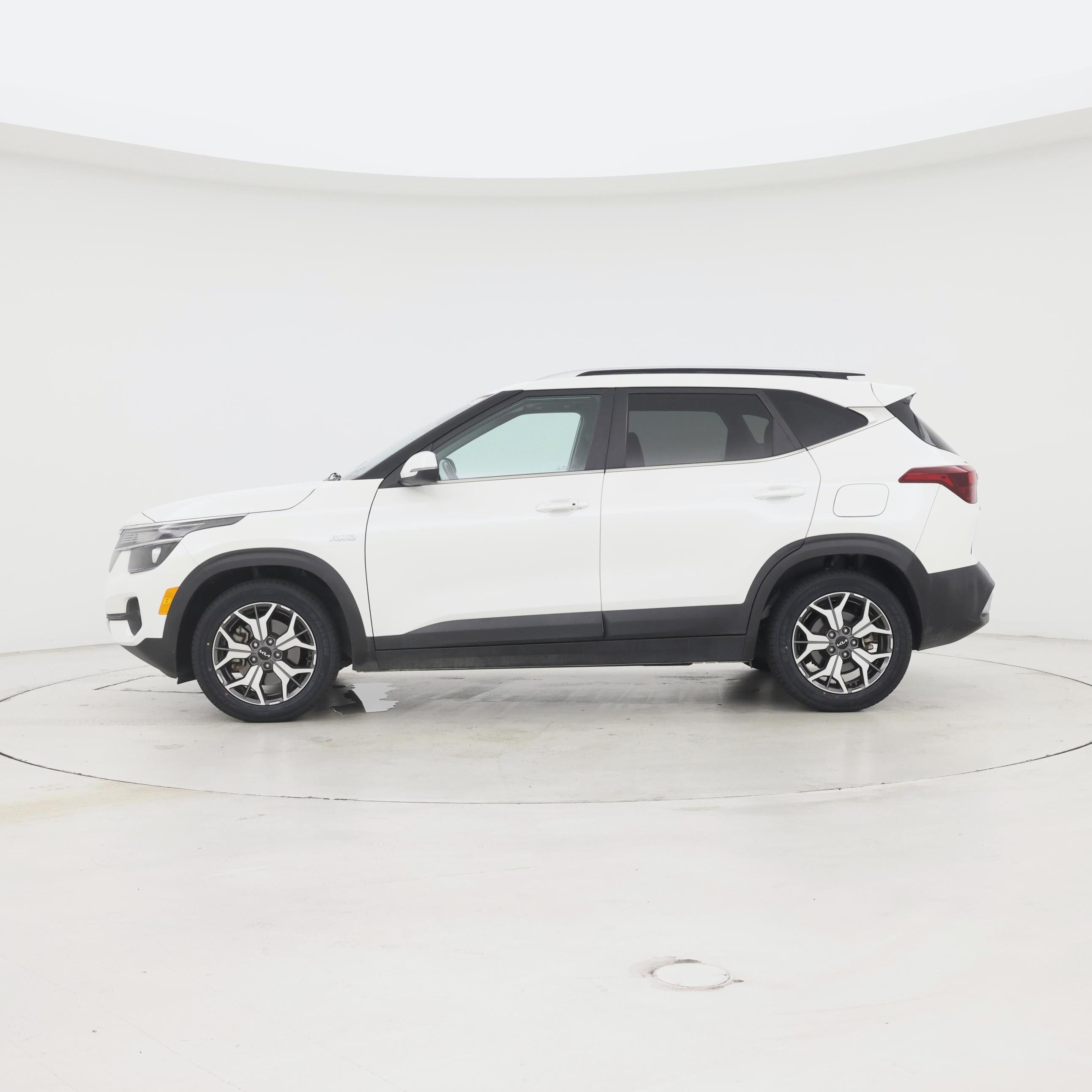 Thumbnail: 2022 Kia Seltos - 3