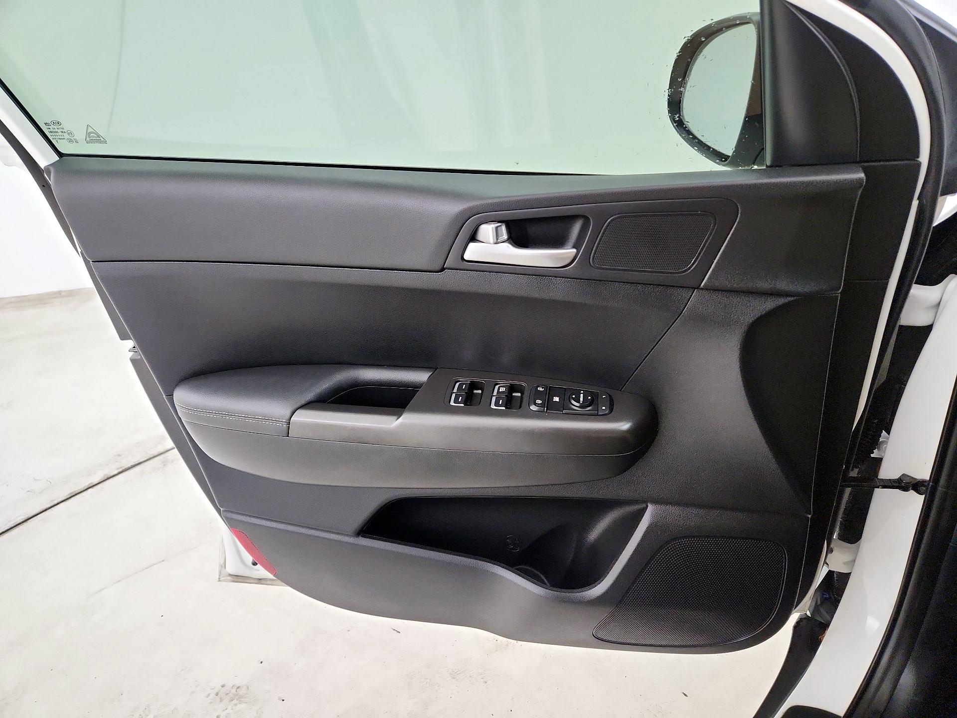 Thumbnail: 2022 Kia Sportage - 12