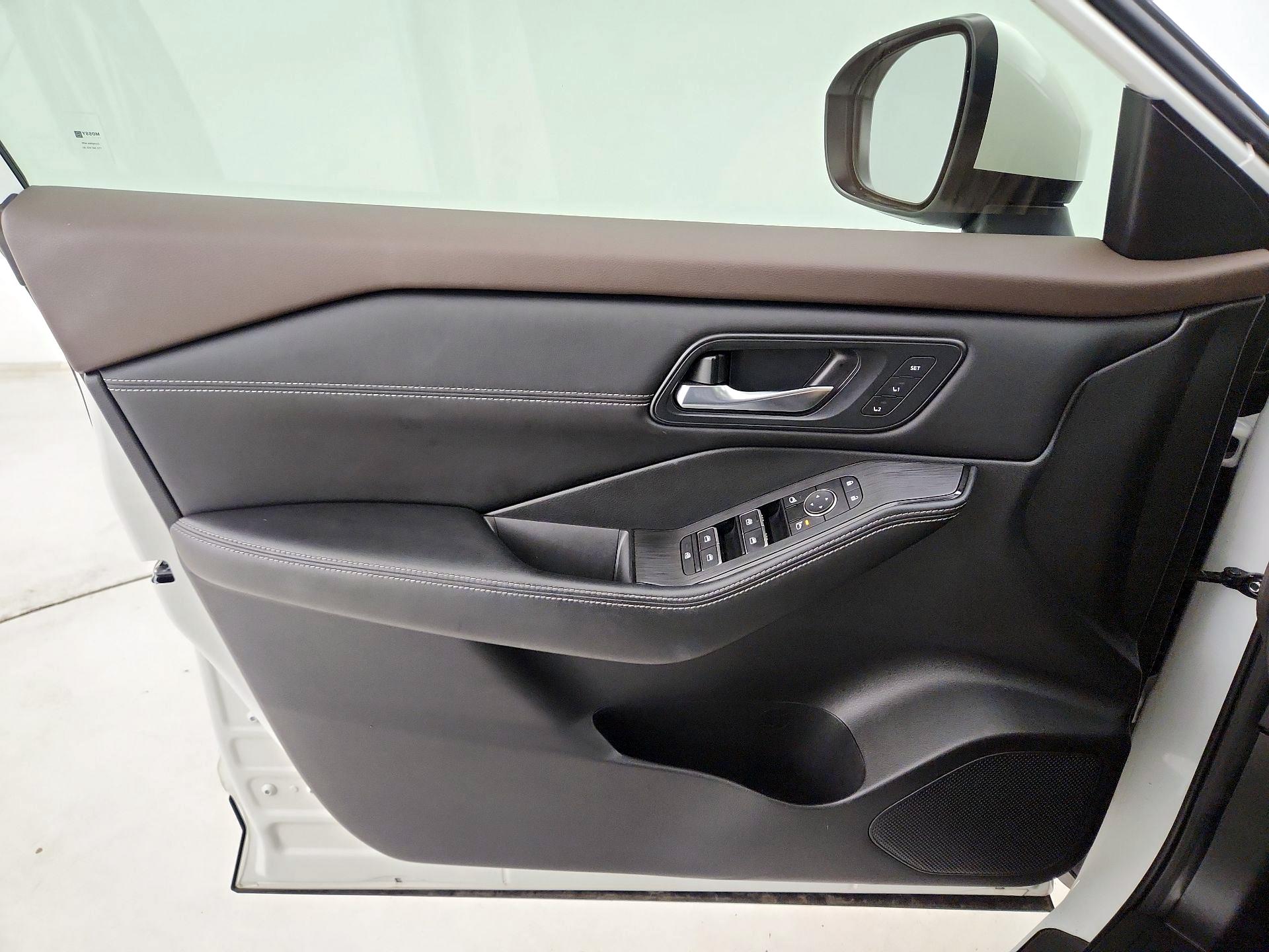 Thumbnail: 2023 Nissan Rogue - 12