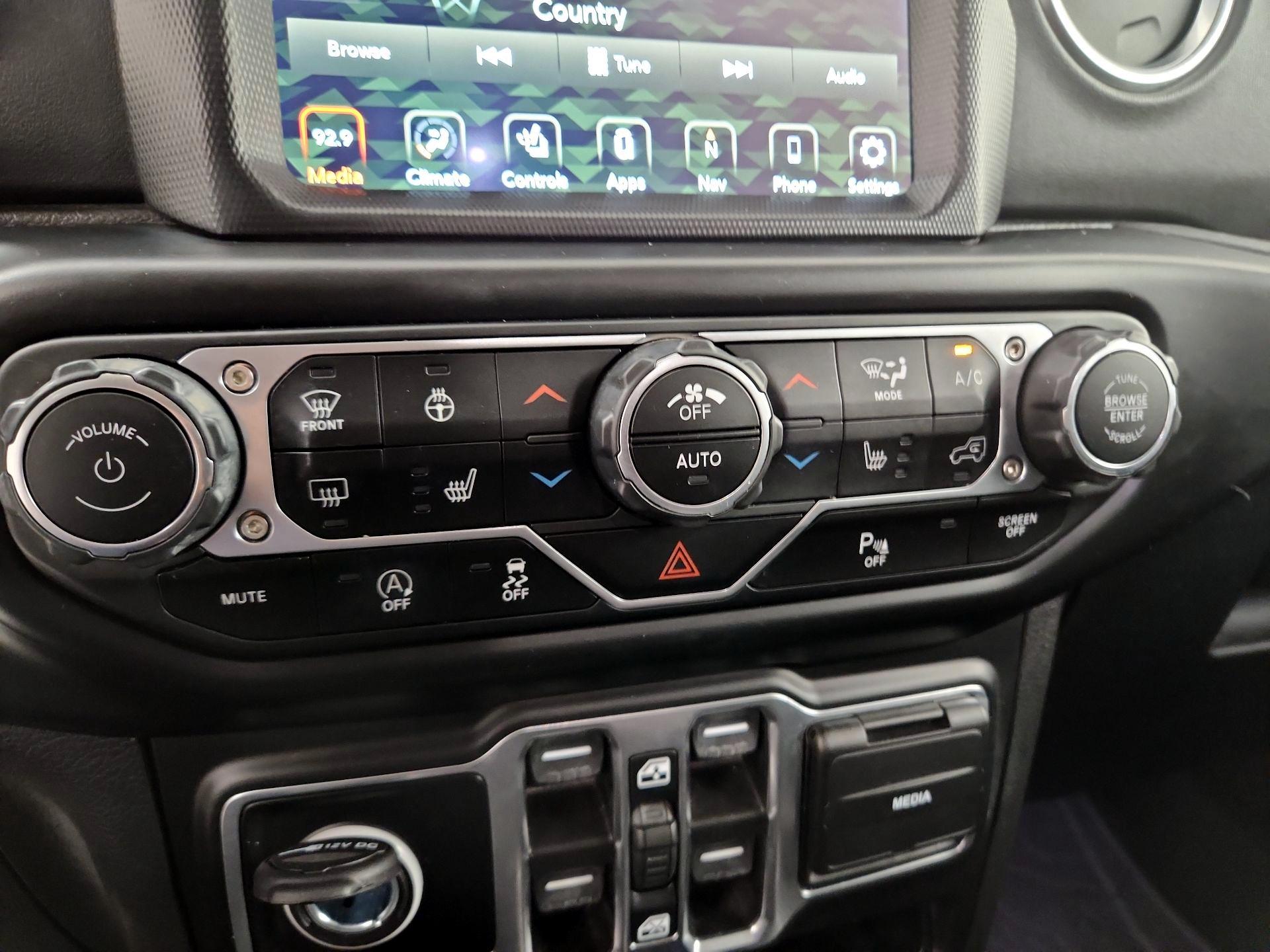 Thumbnail: 2022 Jeep Wrangler - 16