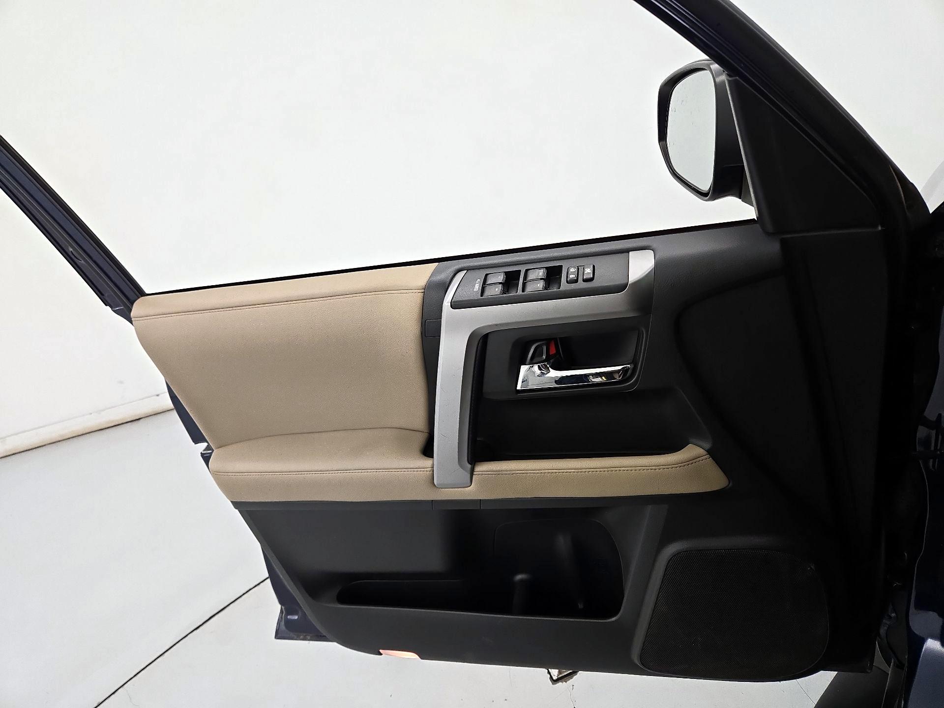 Thumbnail: 2018 Toyota 4Runner - 12