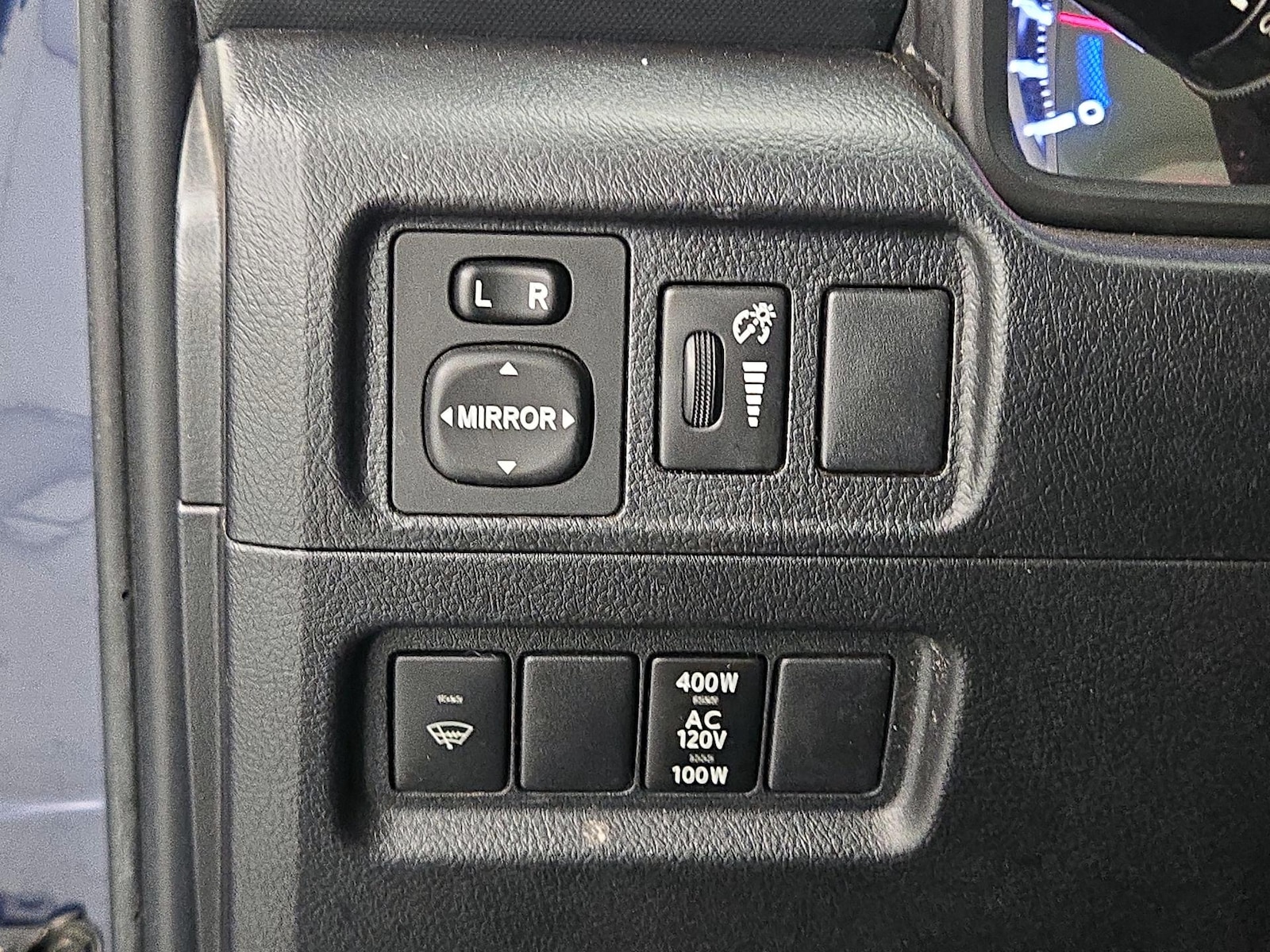 2018 Toyota 4Runner SR5 - Photo 14
