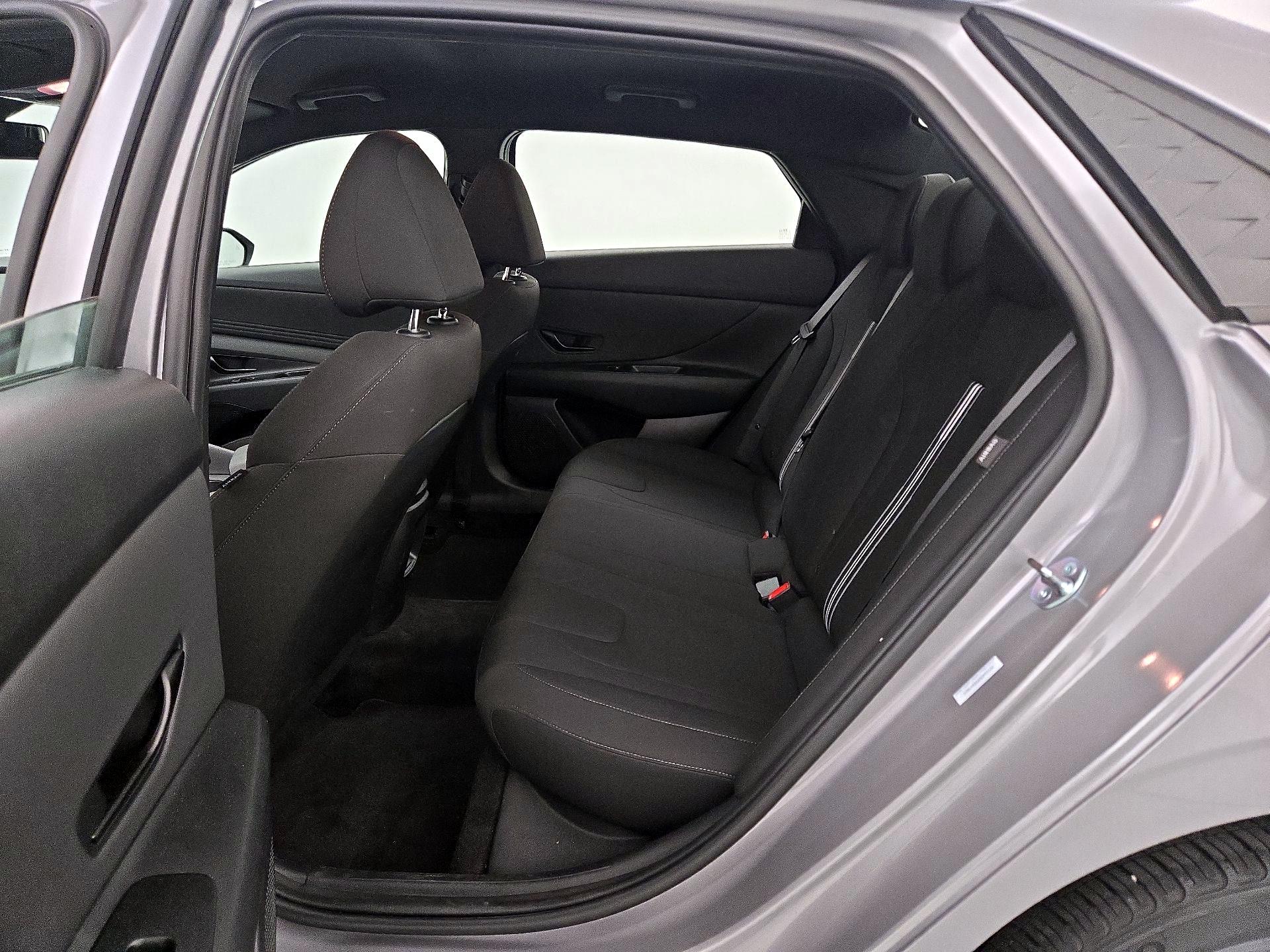 Thumbnail: 2025 Hyundai Elantra - 19