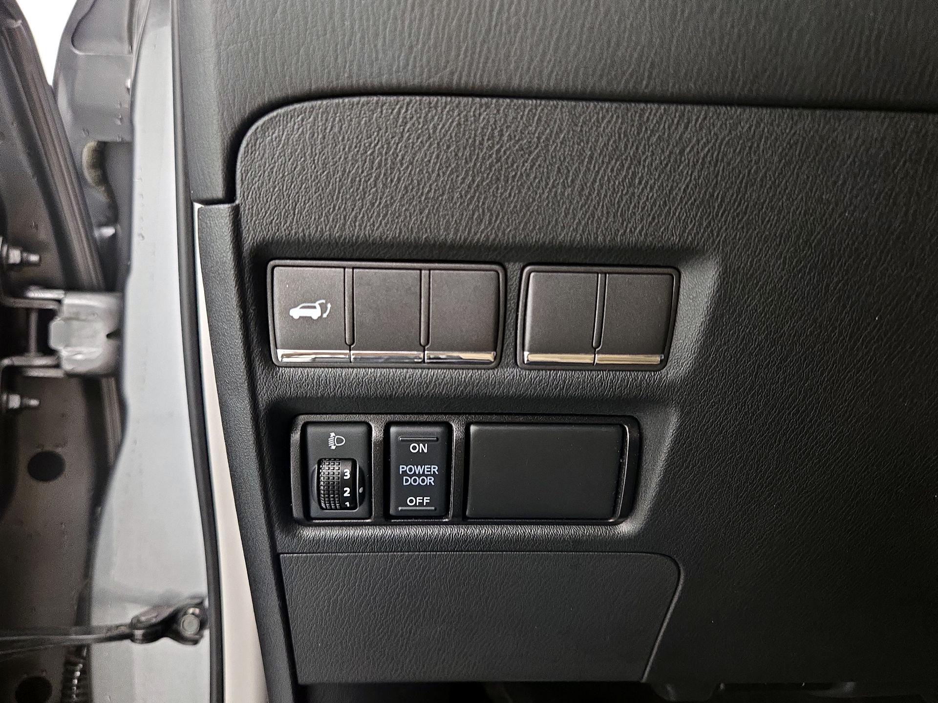 Thumbnail: 2017 INFINITI QX80 - 13