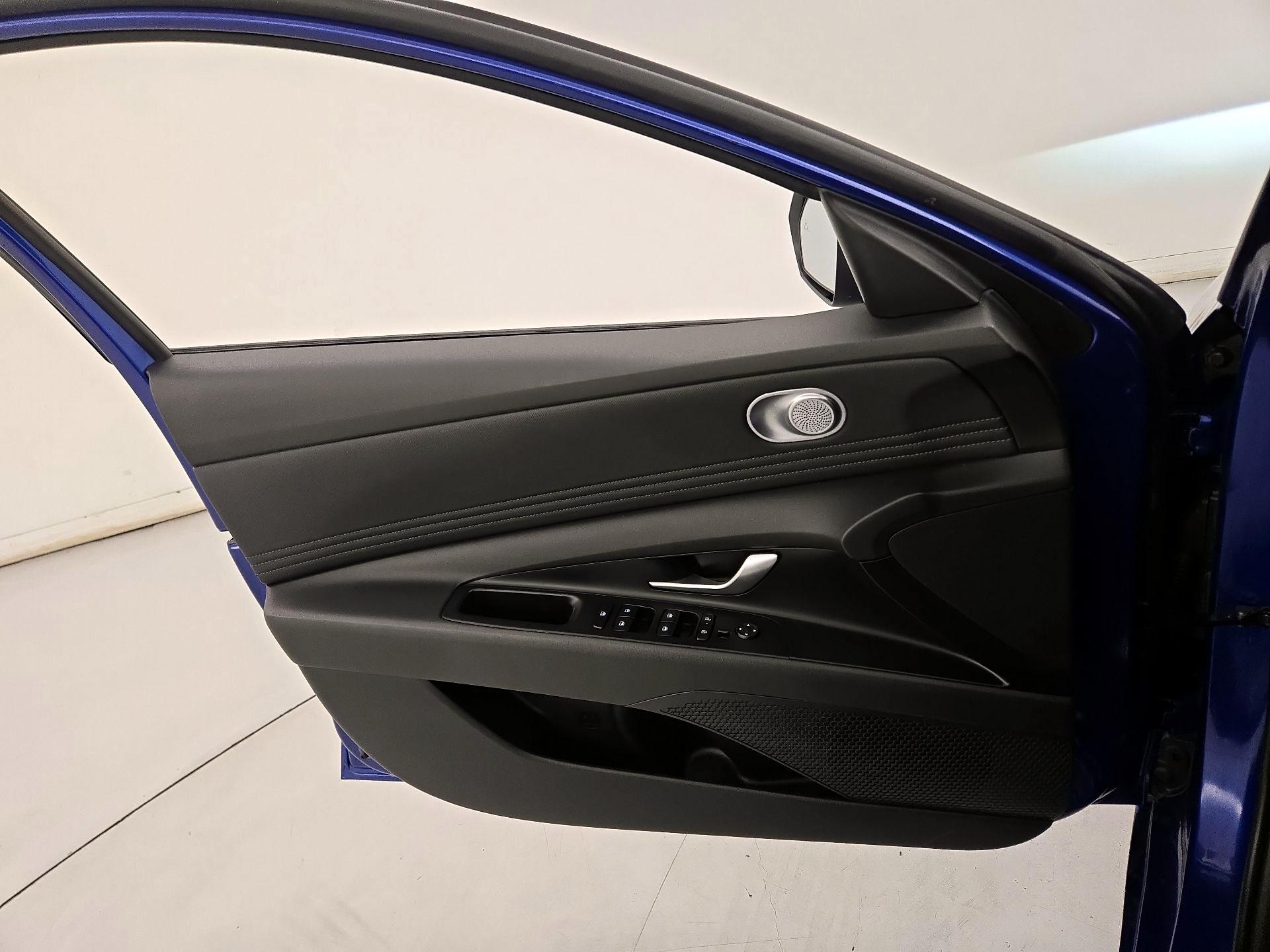 Thumbnail: 2025 Hyundai Elantra - 12