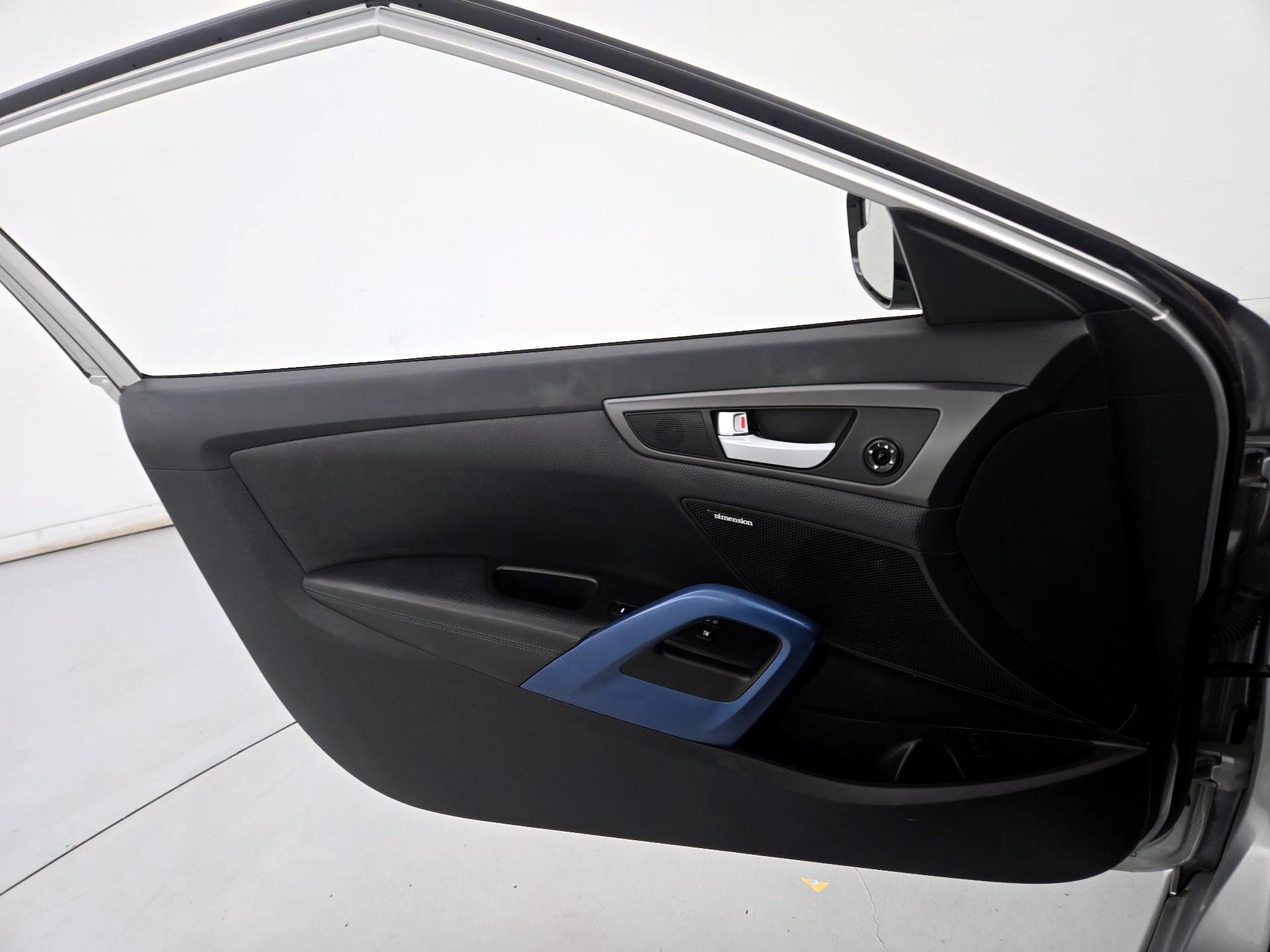 Thumbnail: 2014 Hyundai Veloster - 12