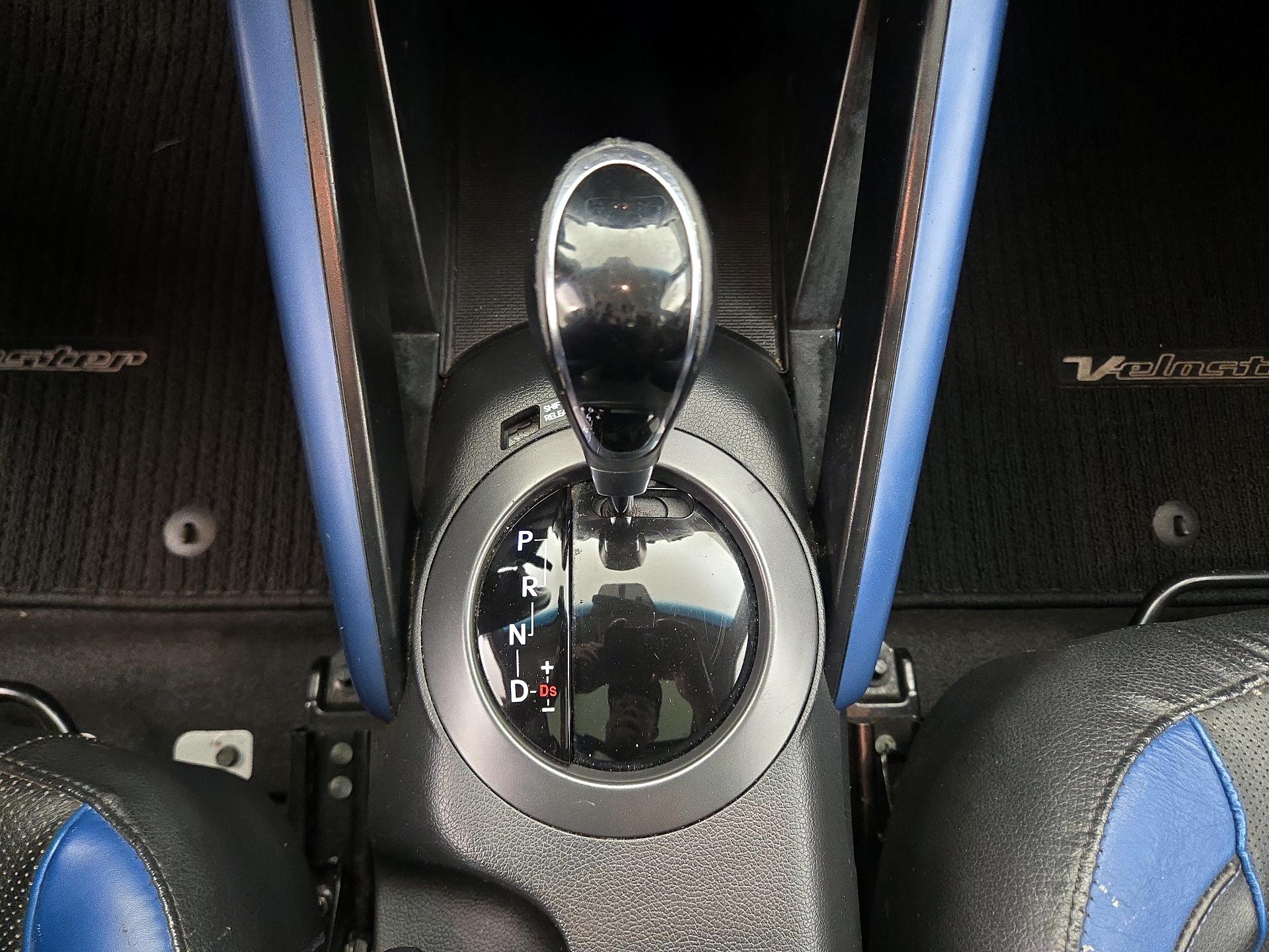 Thumbnail: 2014 Hyundai Veloster - 17