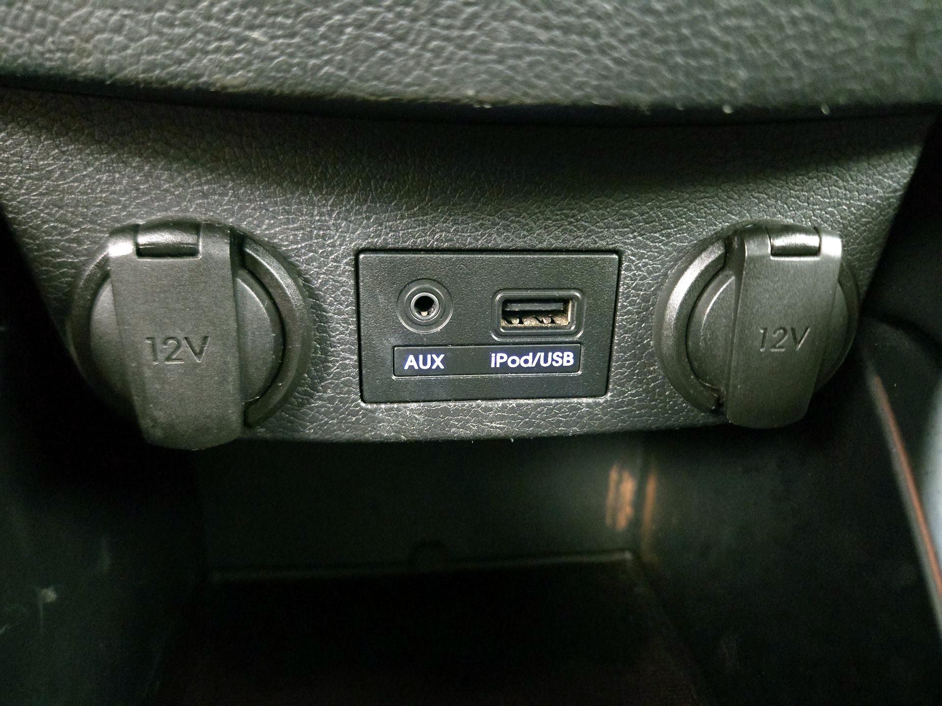 Thumbnail: 2014 Hyundai Veloster - 18