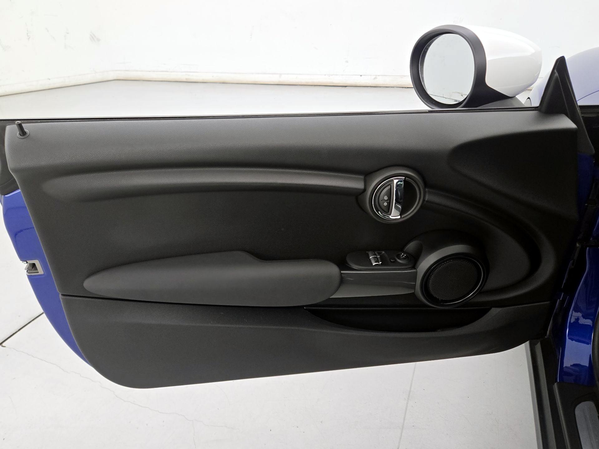 Thumbnail: 2020 MINI Cooper Hardtop - 12