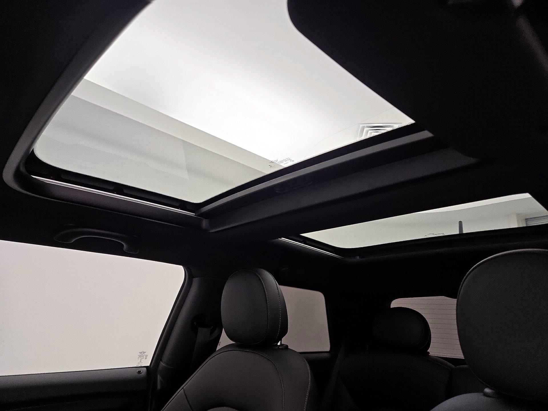 Thumbnail: 2020 MINI Cooper Hardtop - 19