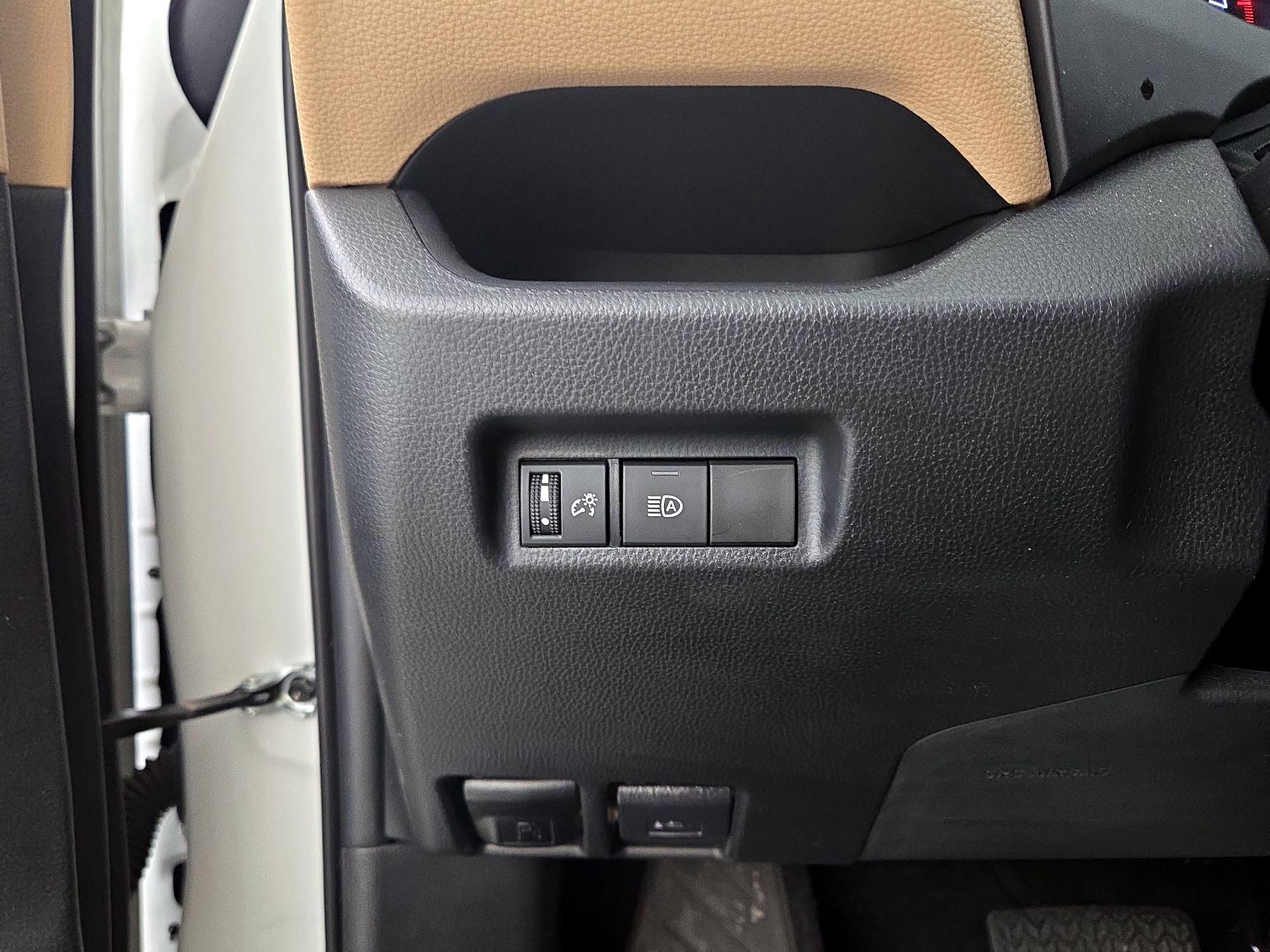 Thumbnail: 2022 Toyota RAV4 - 13