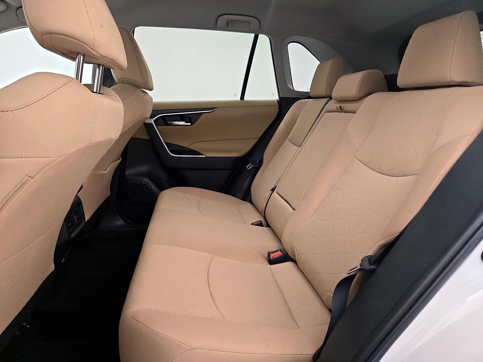 Thumbnail: 2022 Toyota RAV4 - 19