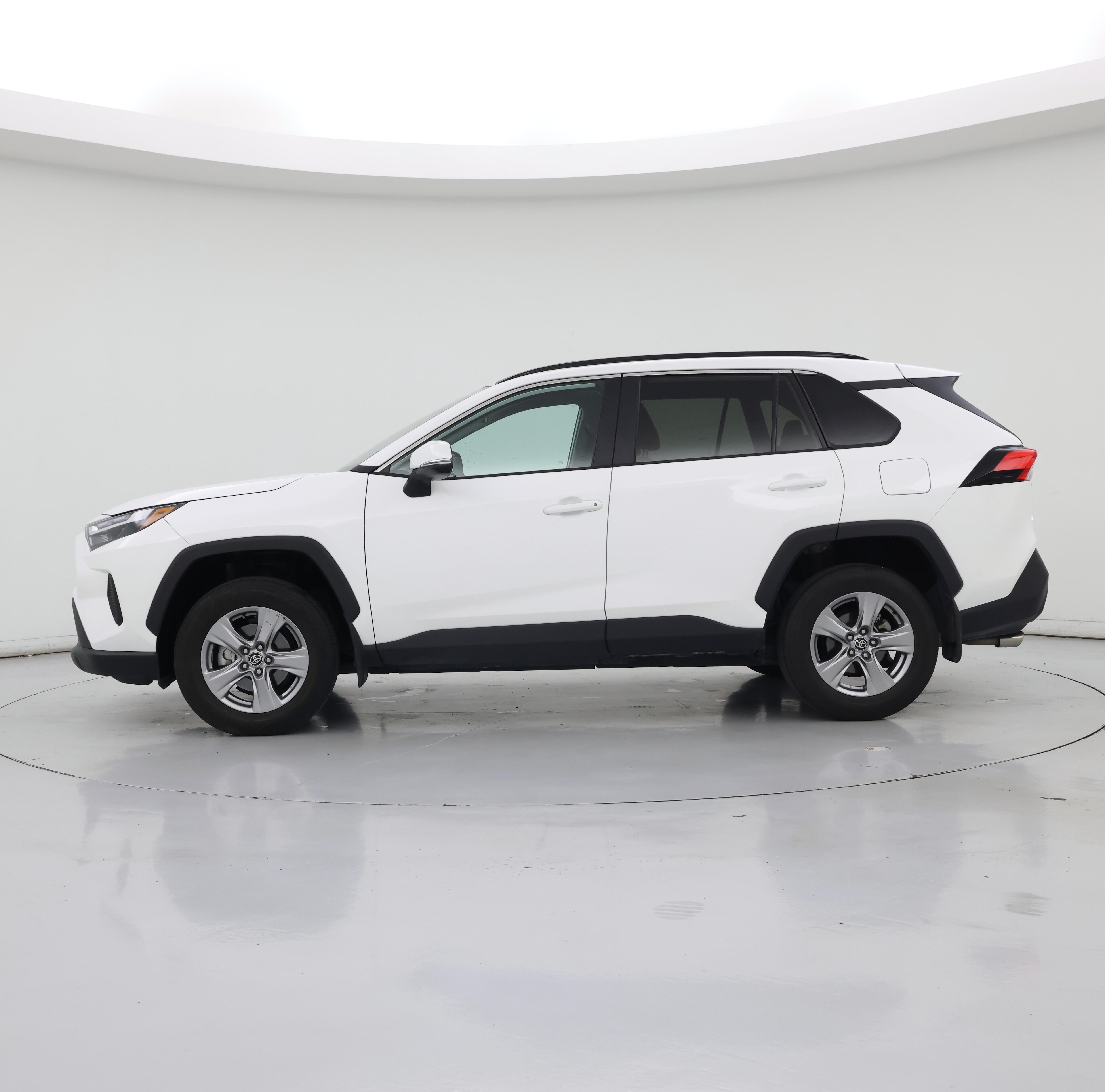 Thumbnail: 2022 Toyota RAV4 - 3