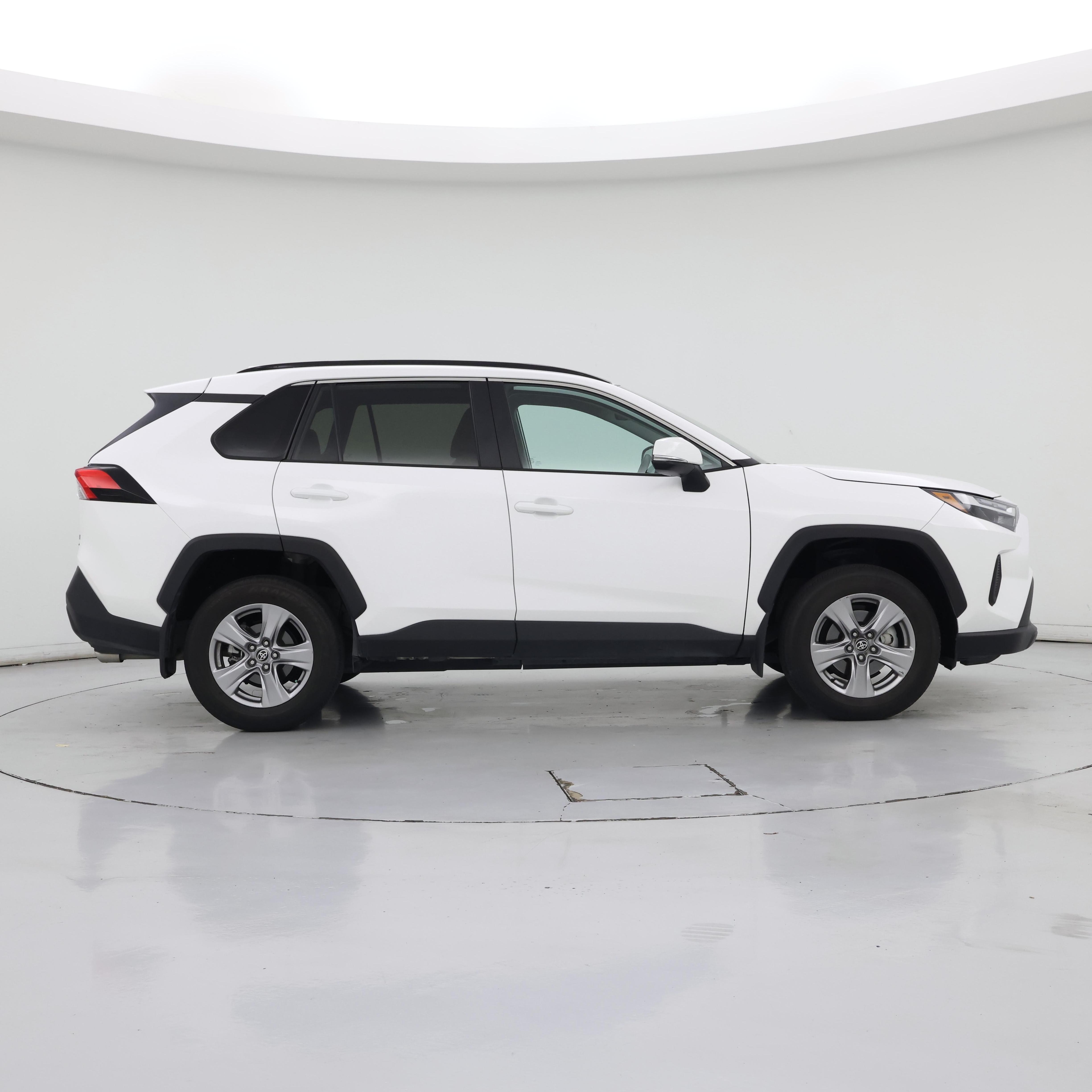 Thumbnail: 2022 Toyota RAV4 - 7