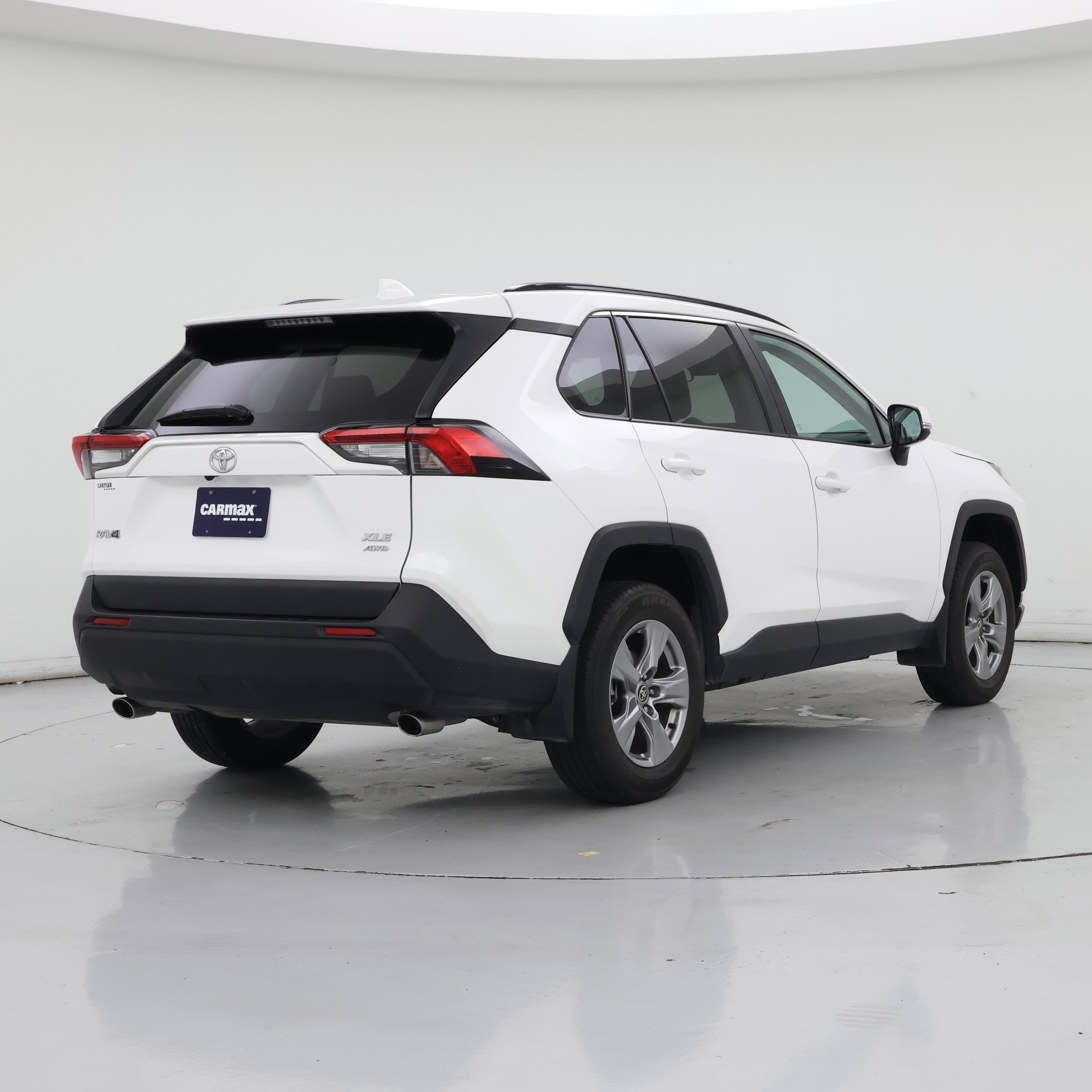 Thumbnail: 2022 Toyota RAV4 - 8