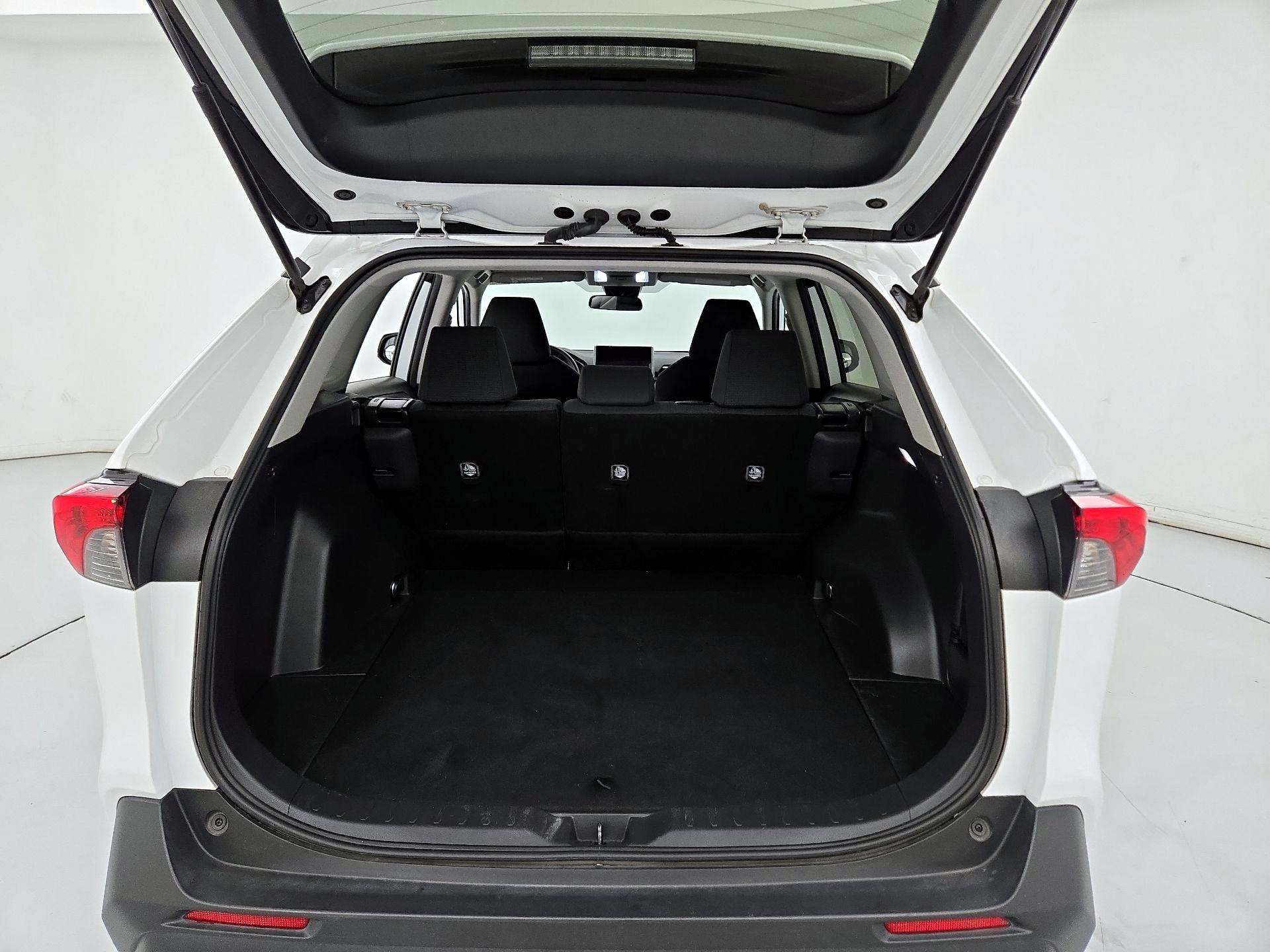 Thumbnail: 2024 Toyota RAV4 - 20