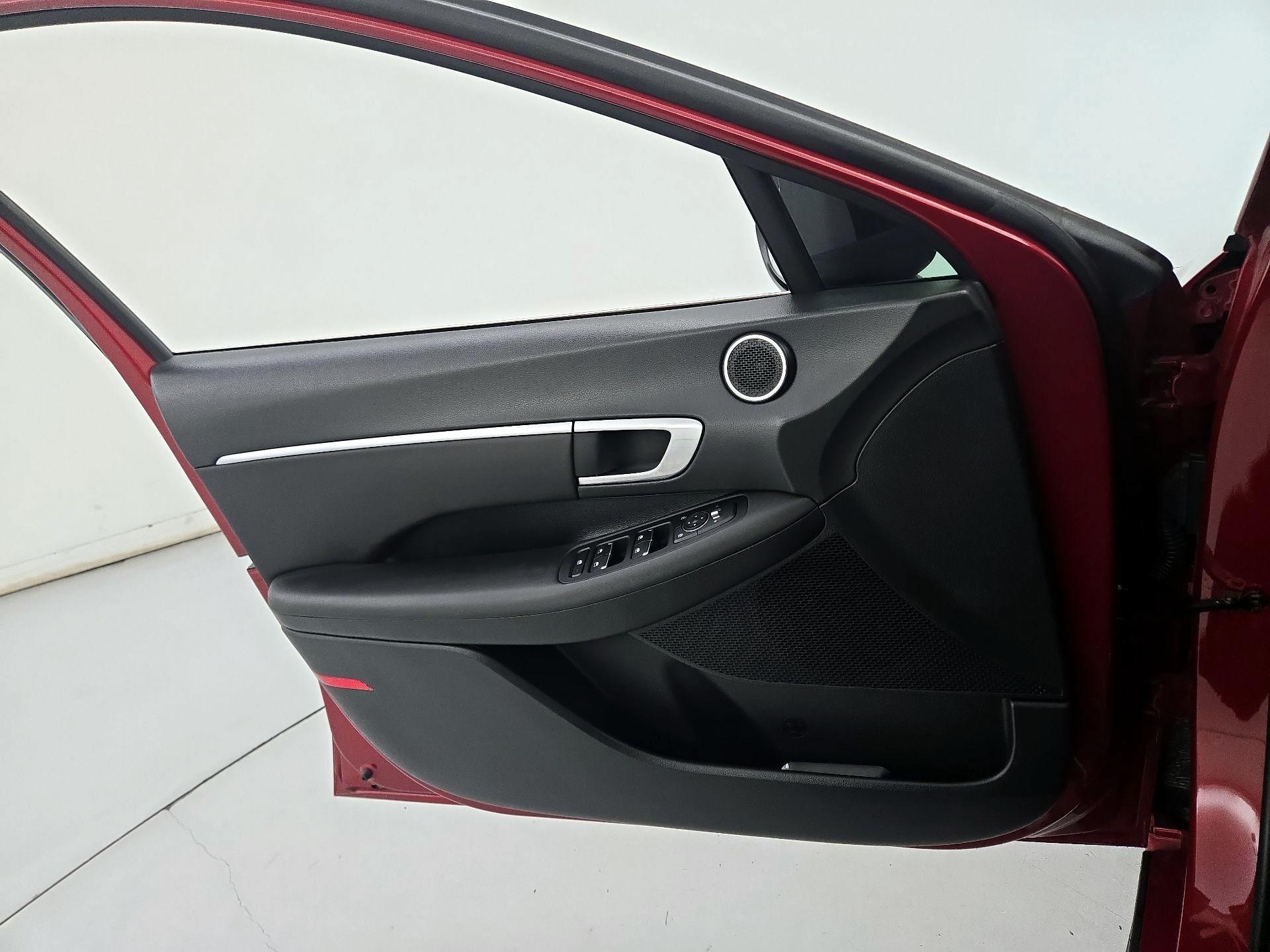 Thumbnail: 2023 Hyundai Sonata - 12