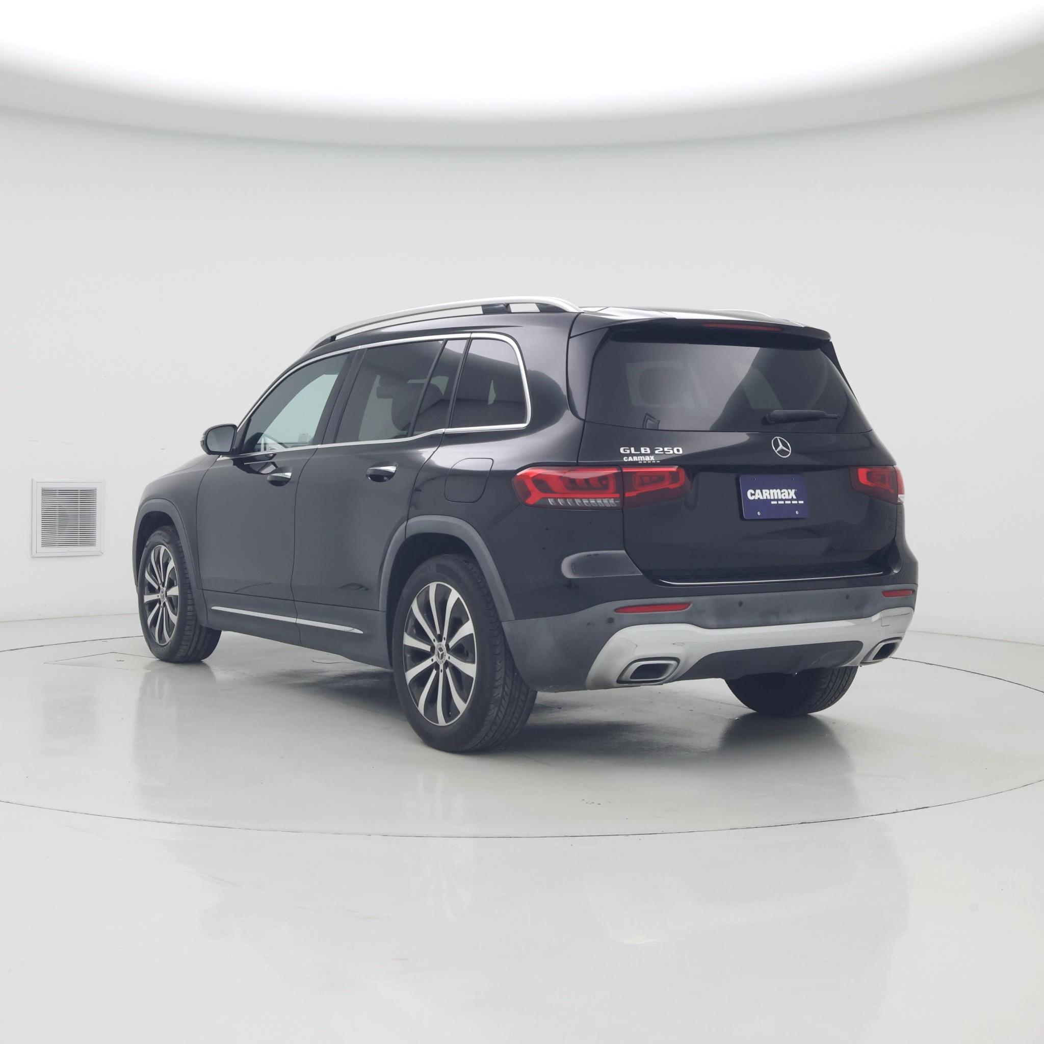 Thumbnail: 2022 Mercedes-Benz GLB - 2
