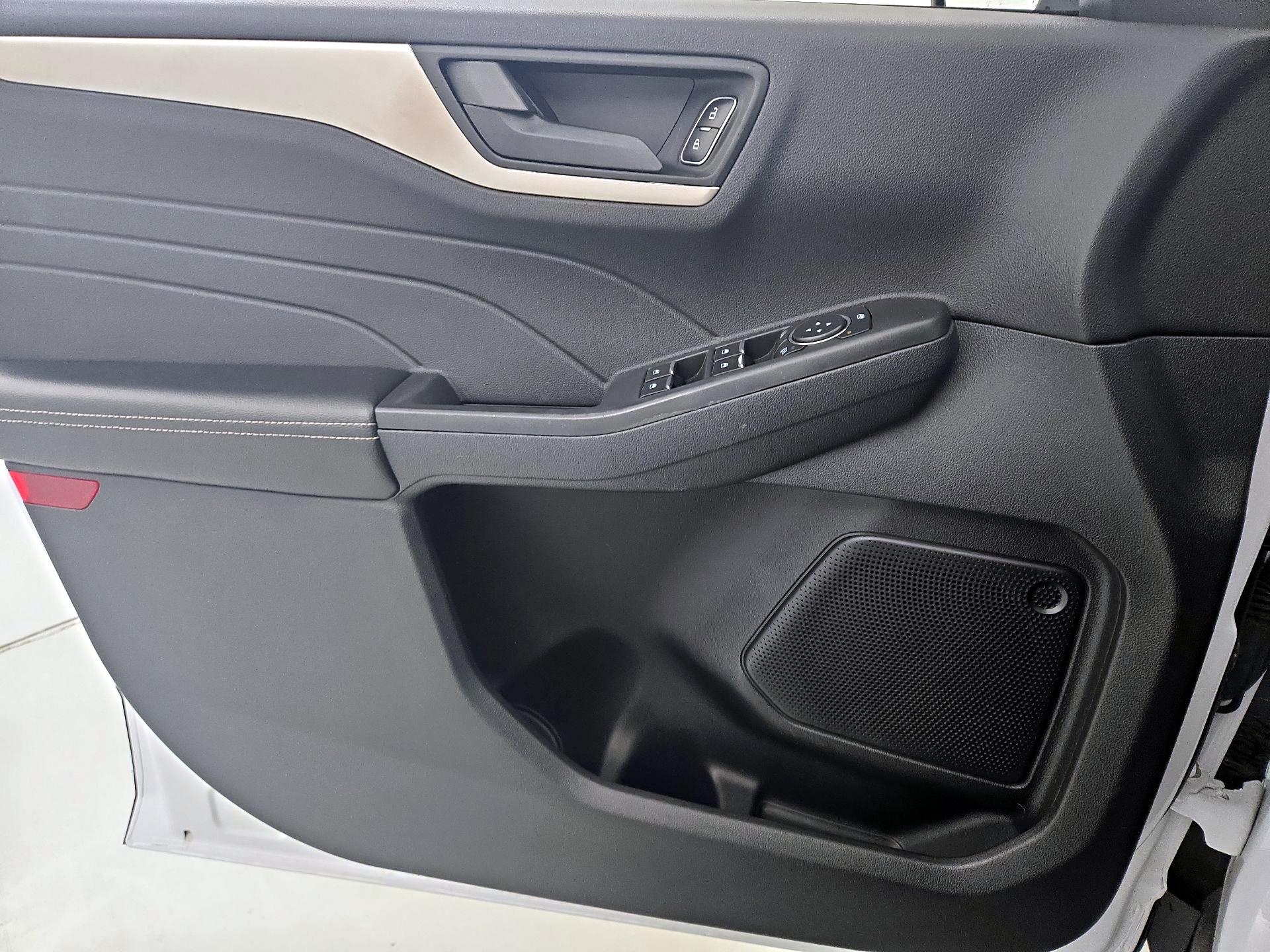 Thumbnail: 2022 Ford Escape - 12