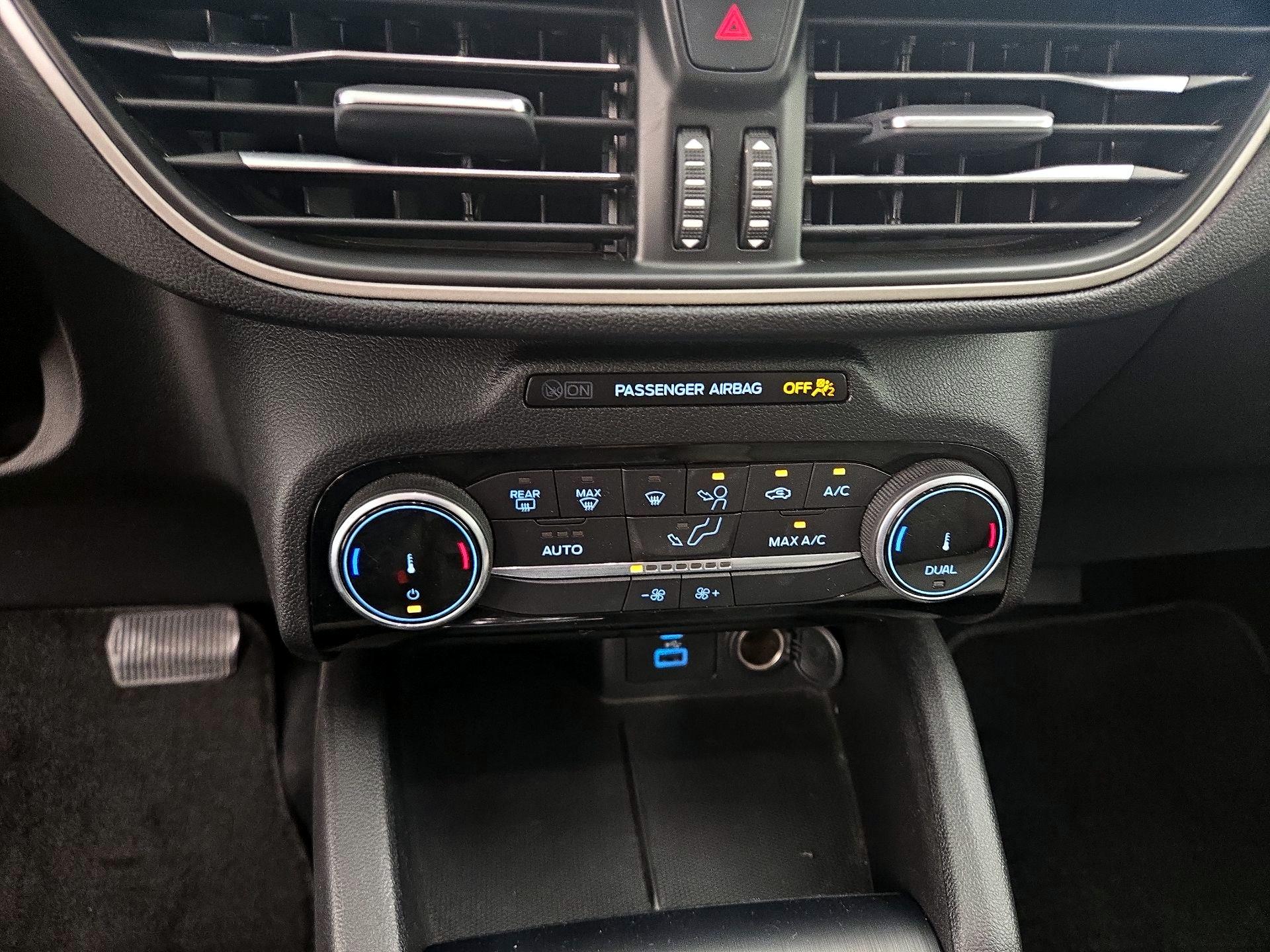 Thumbnail: 2022 Ford Escape - 16