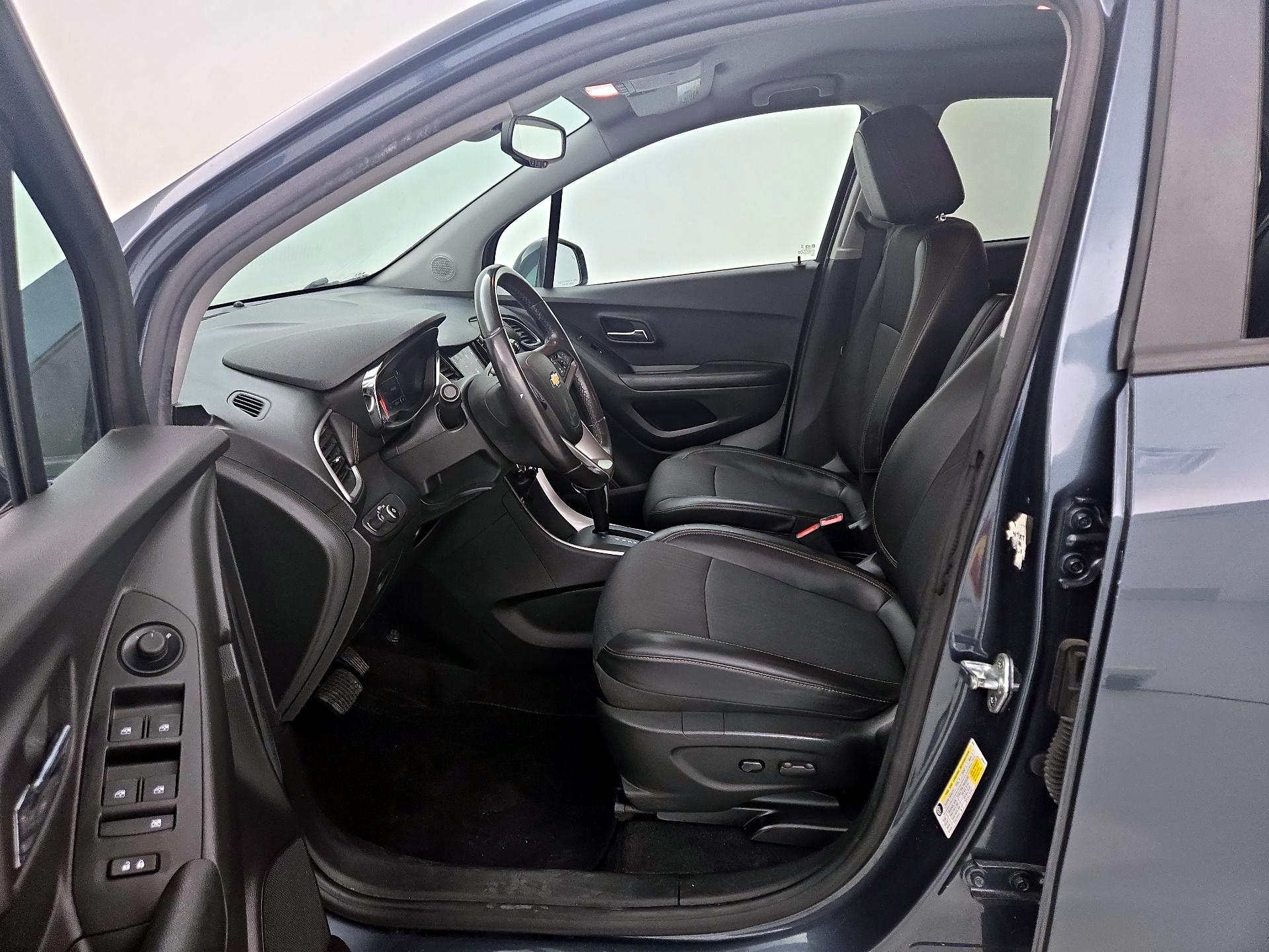 Thumbnail: 2022 Chevrolet Trax - 11