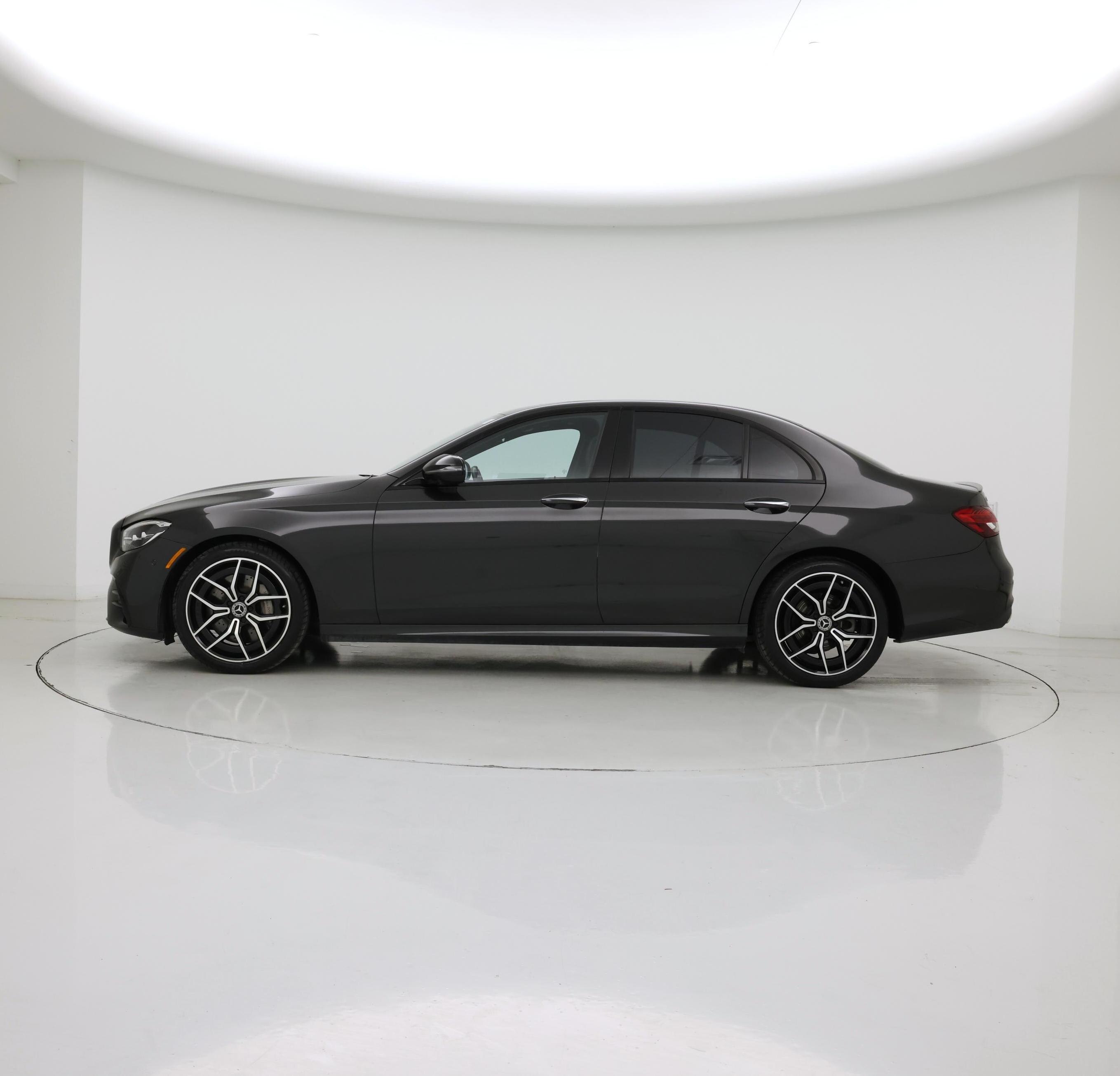 Thumbnail: 2022 Mercedes-Benz E-Class - 3