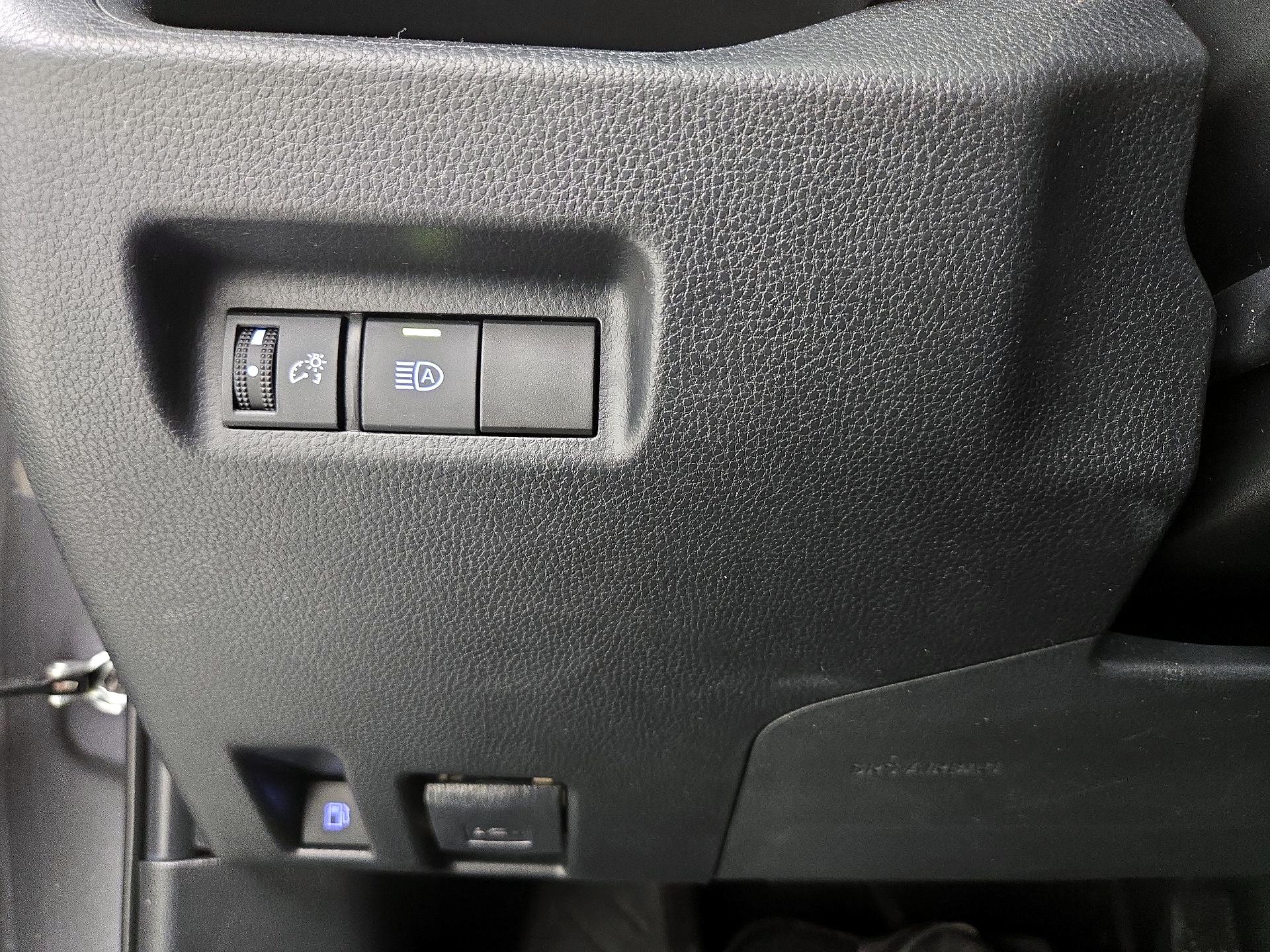 Thumbnail: 2021 Toyota RAV4 - 13