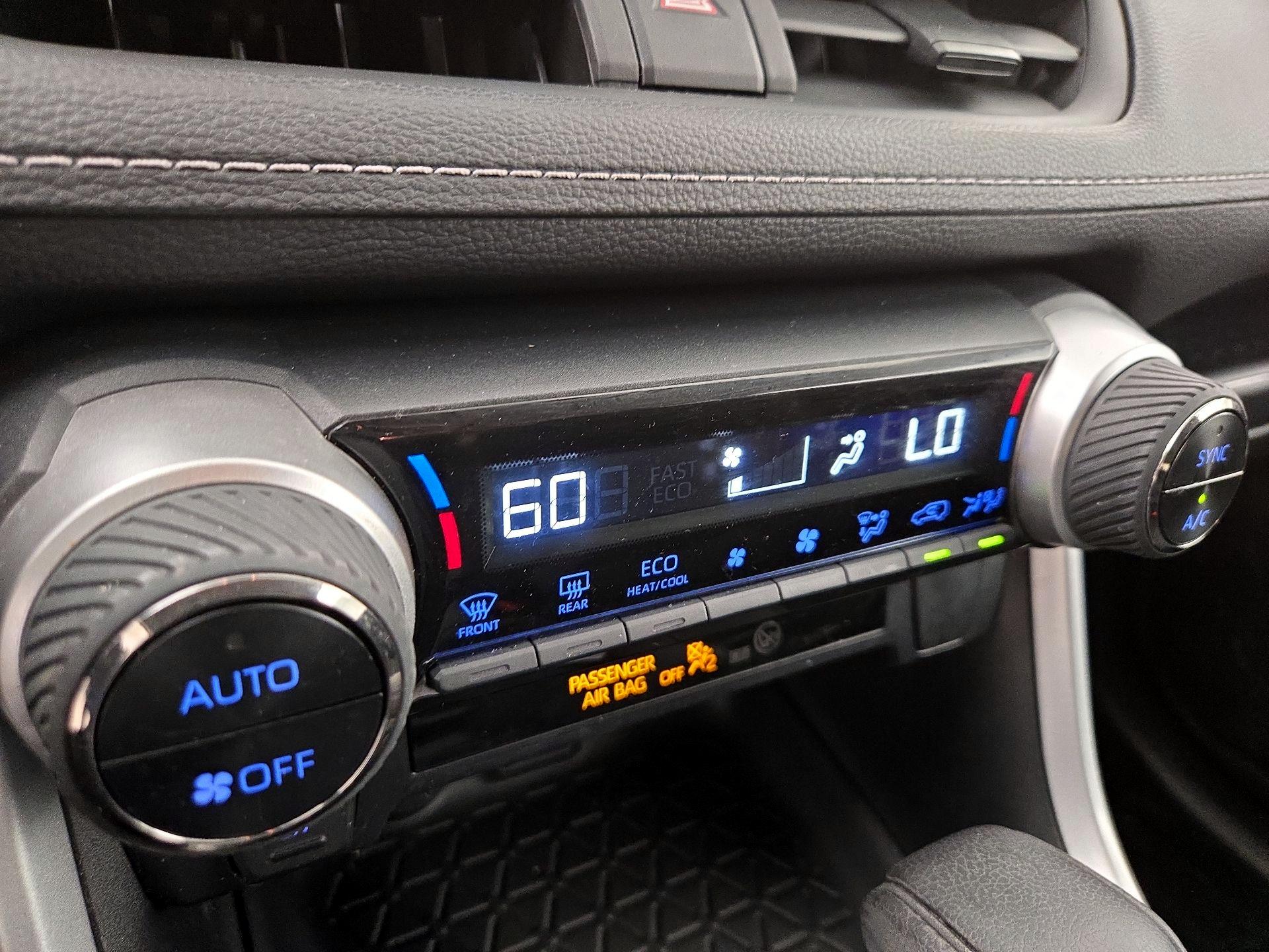 Thumbnail: 2021 Toyota RAV4 - 16