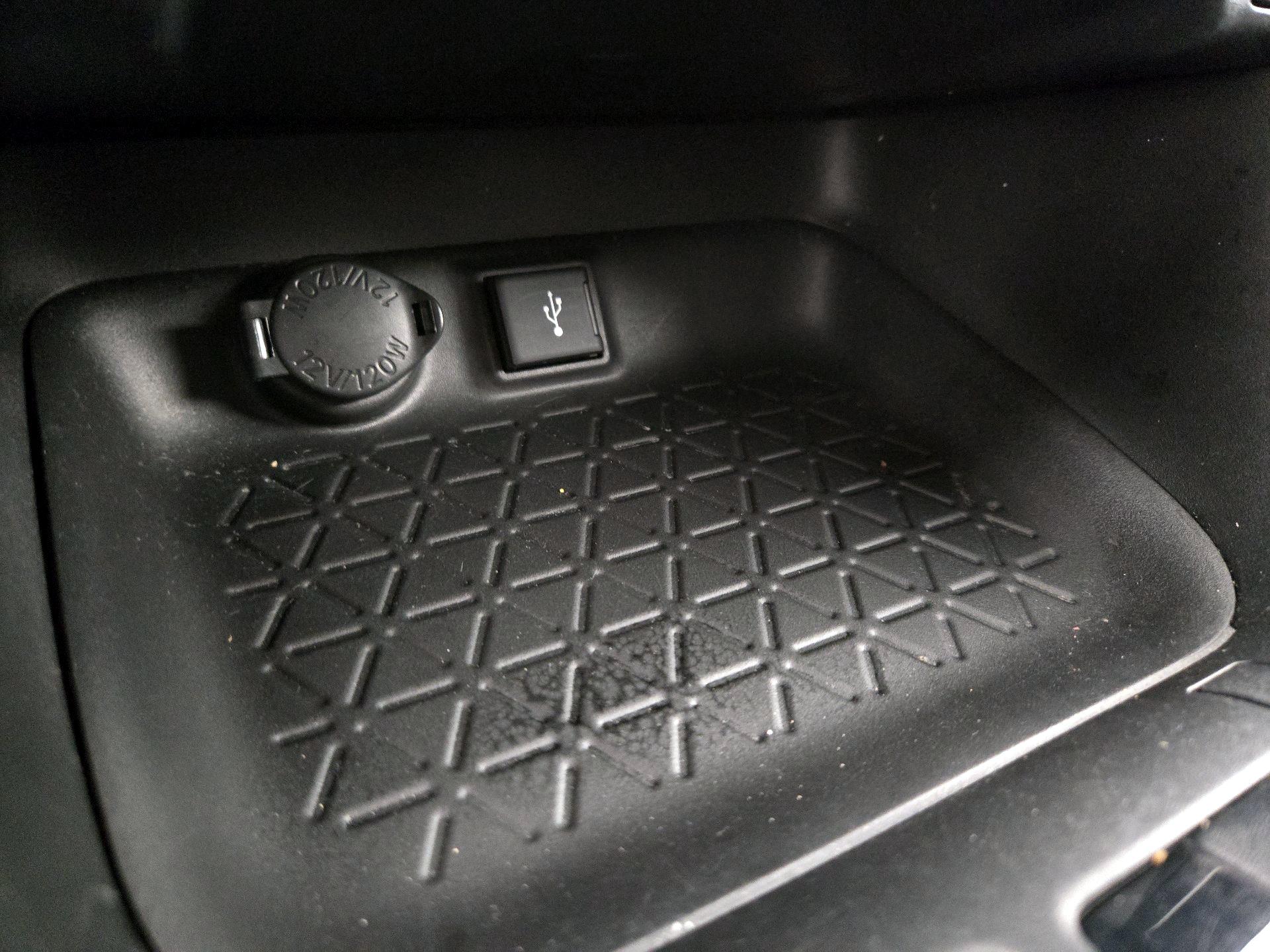 Thumbnail: 2021 Toyota RAV4 - 18