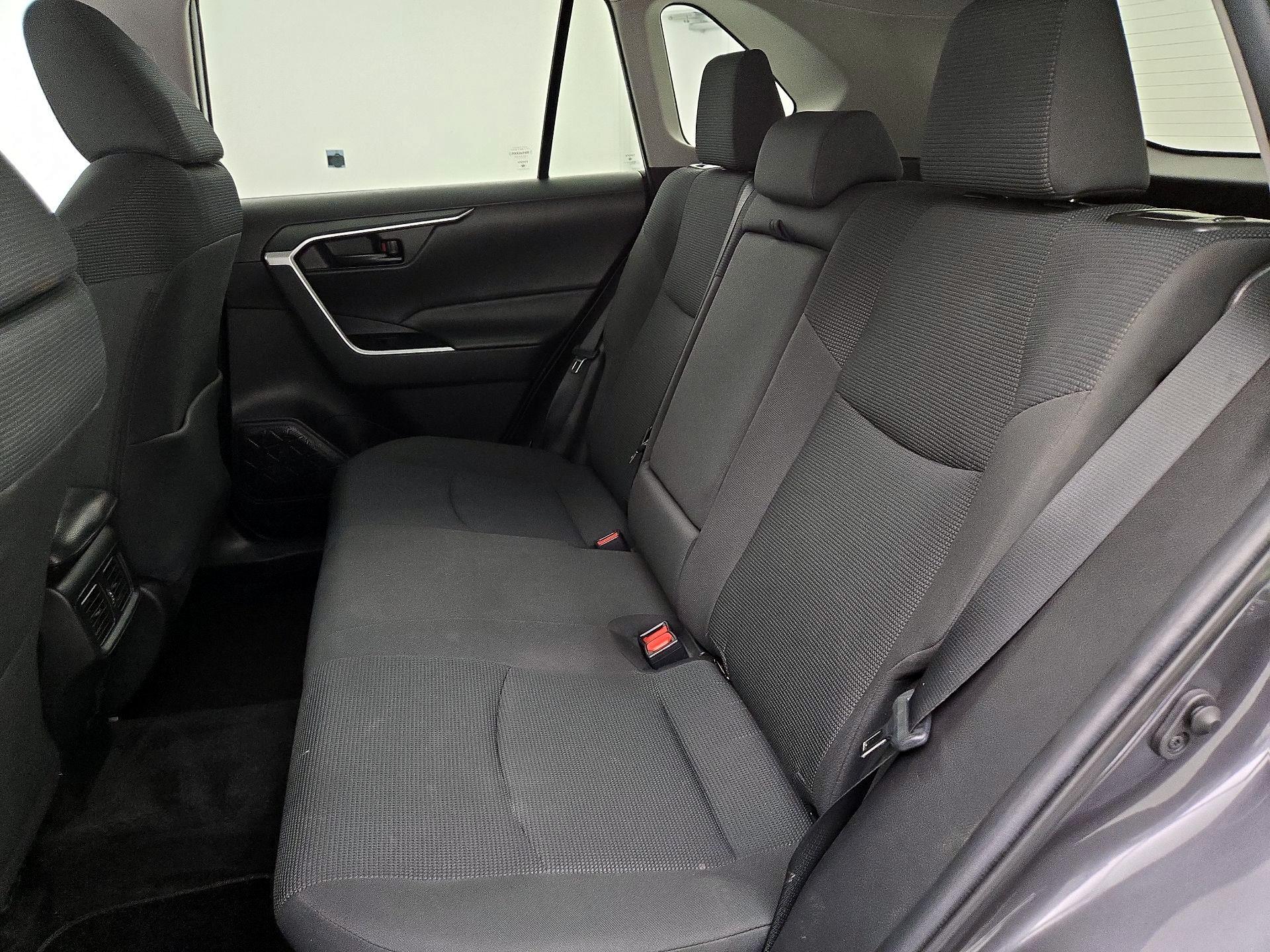 Thumbnail: 2021 Toyota RAV4 - 19