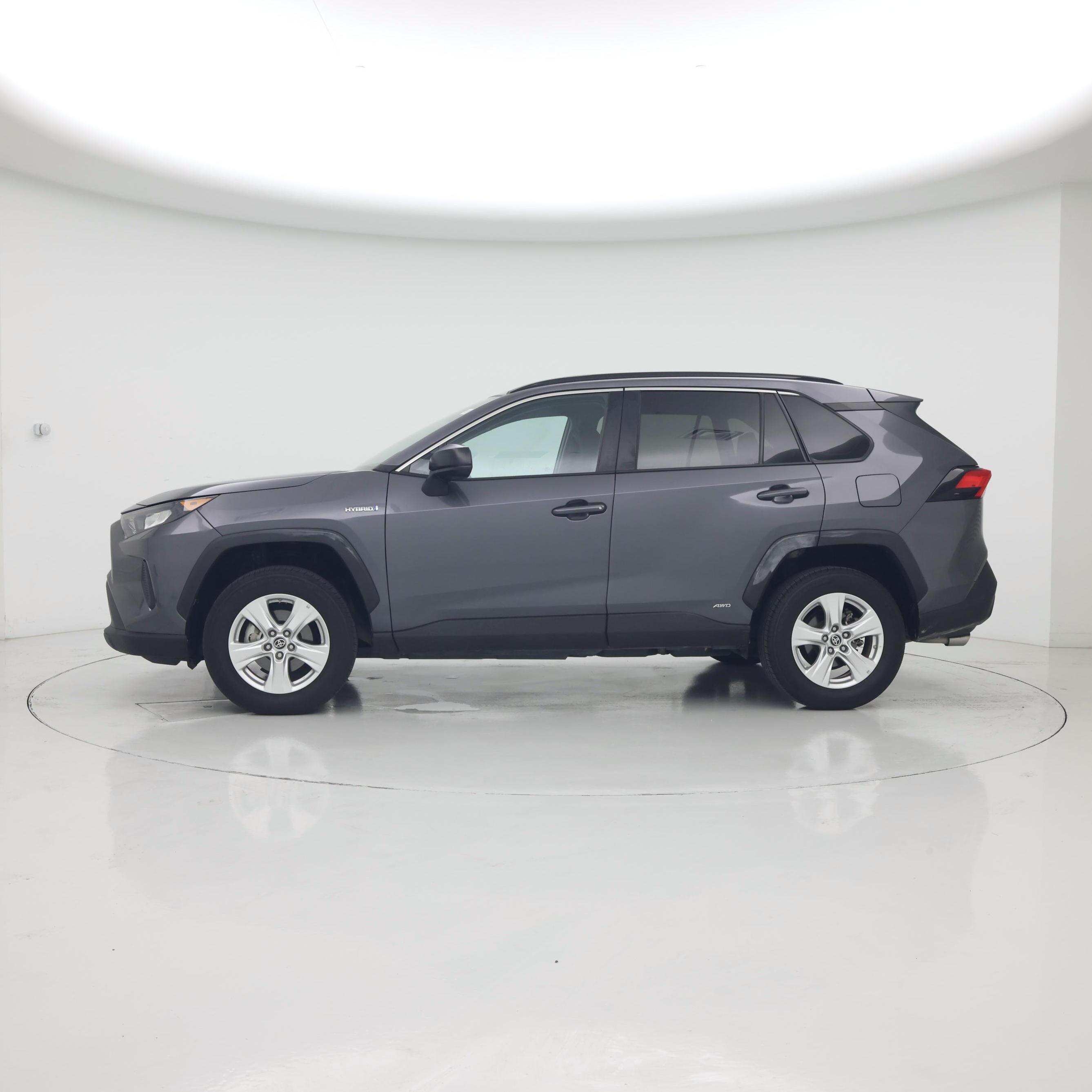 Thumbnail: 2021 Toyota RAV4 - 3