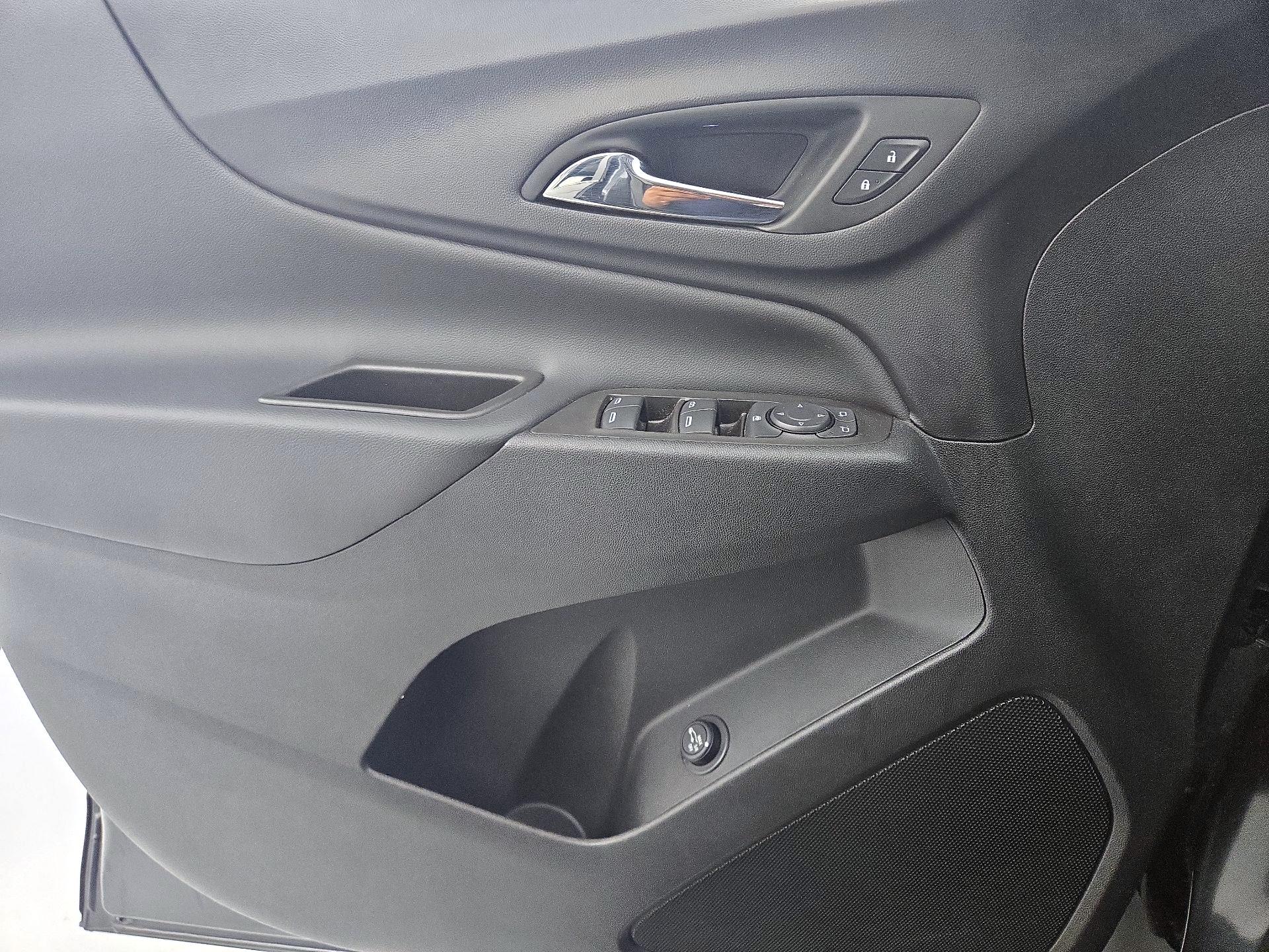 Thumbnail: 2023 Chevrolet Equinox - 10