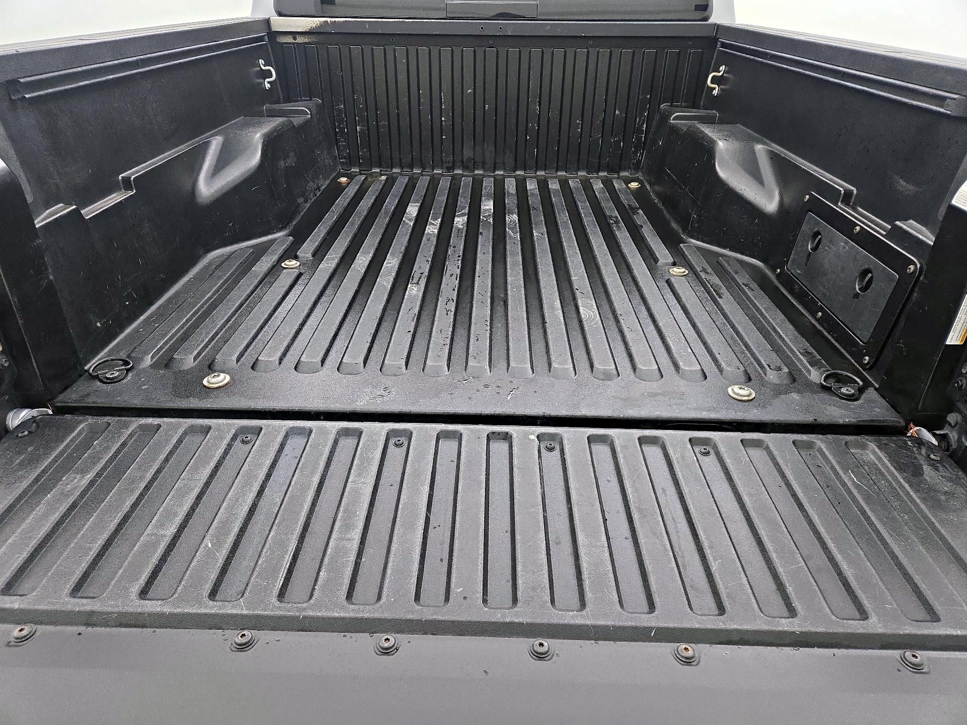 Thumbnail: 2020 Toyota Tacoma - 19