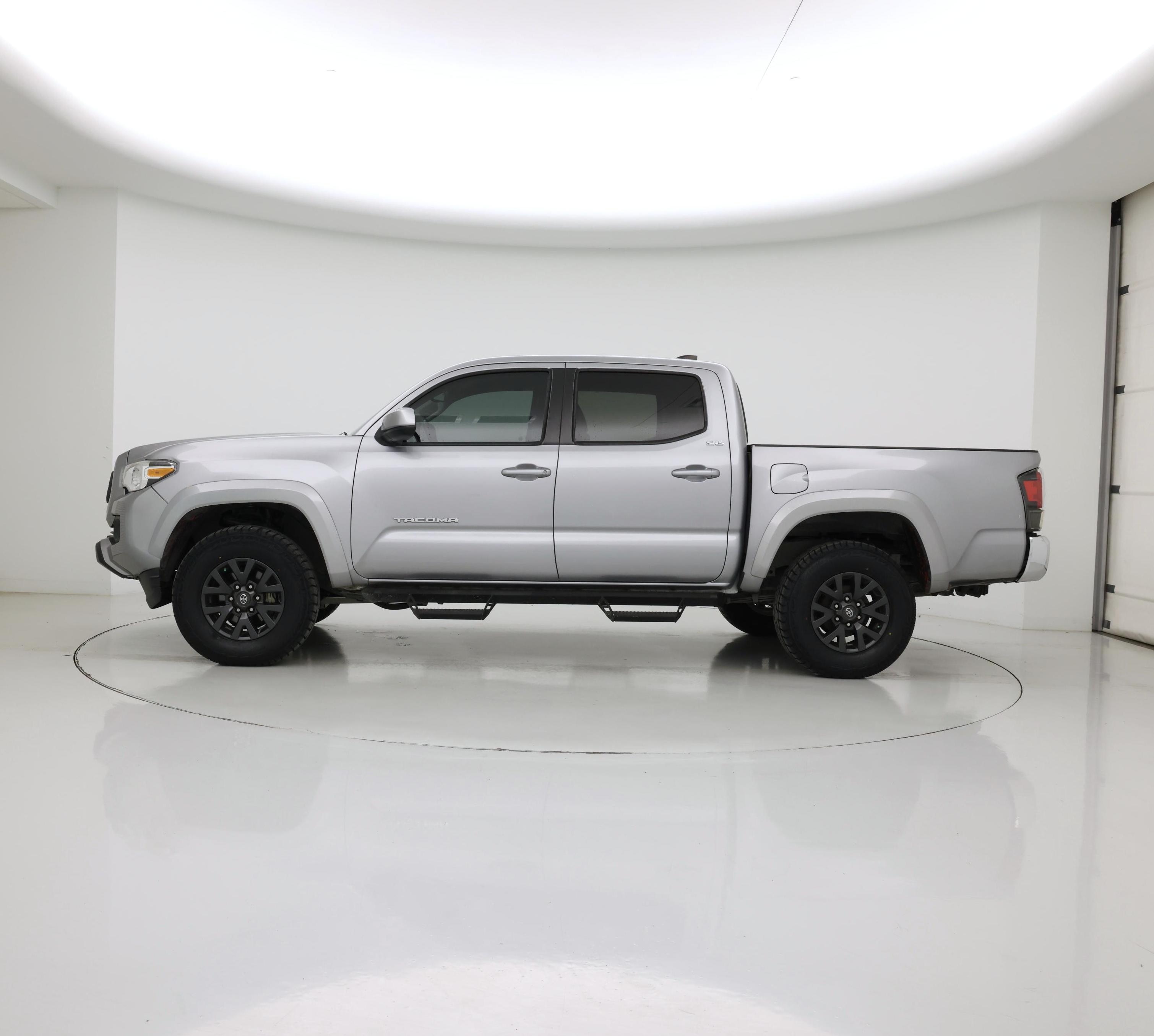 Thumbnail: 2020 Toyota Tacoma - 3