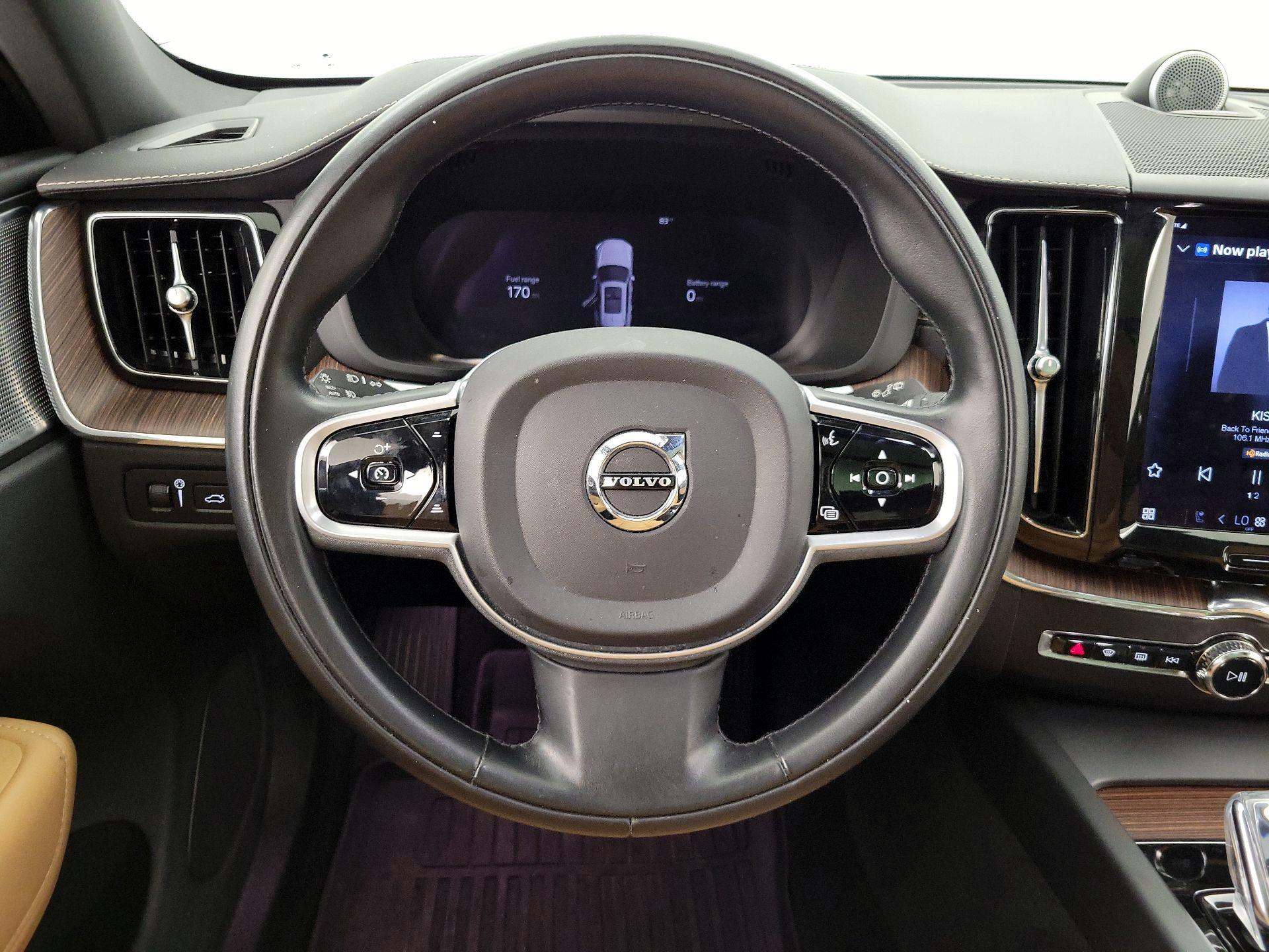 Thumbnail: 2022 Volvo XC60 - 10