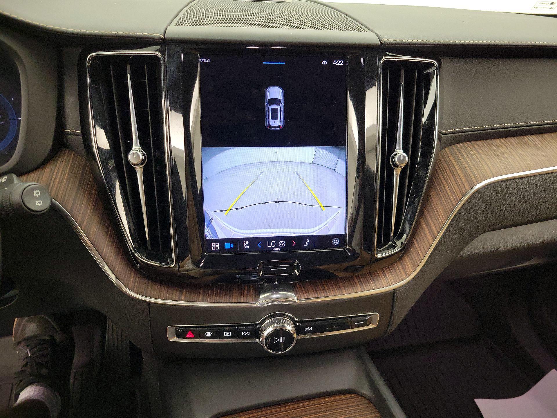 Thumbnail: 2022 Volvo XC60 - 14