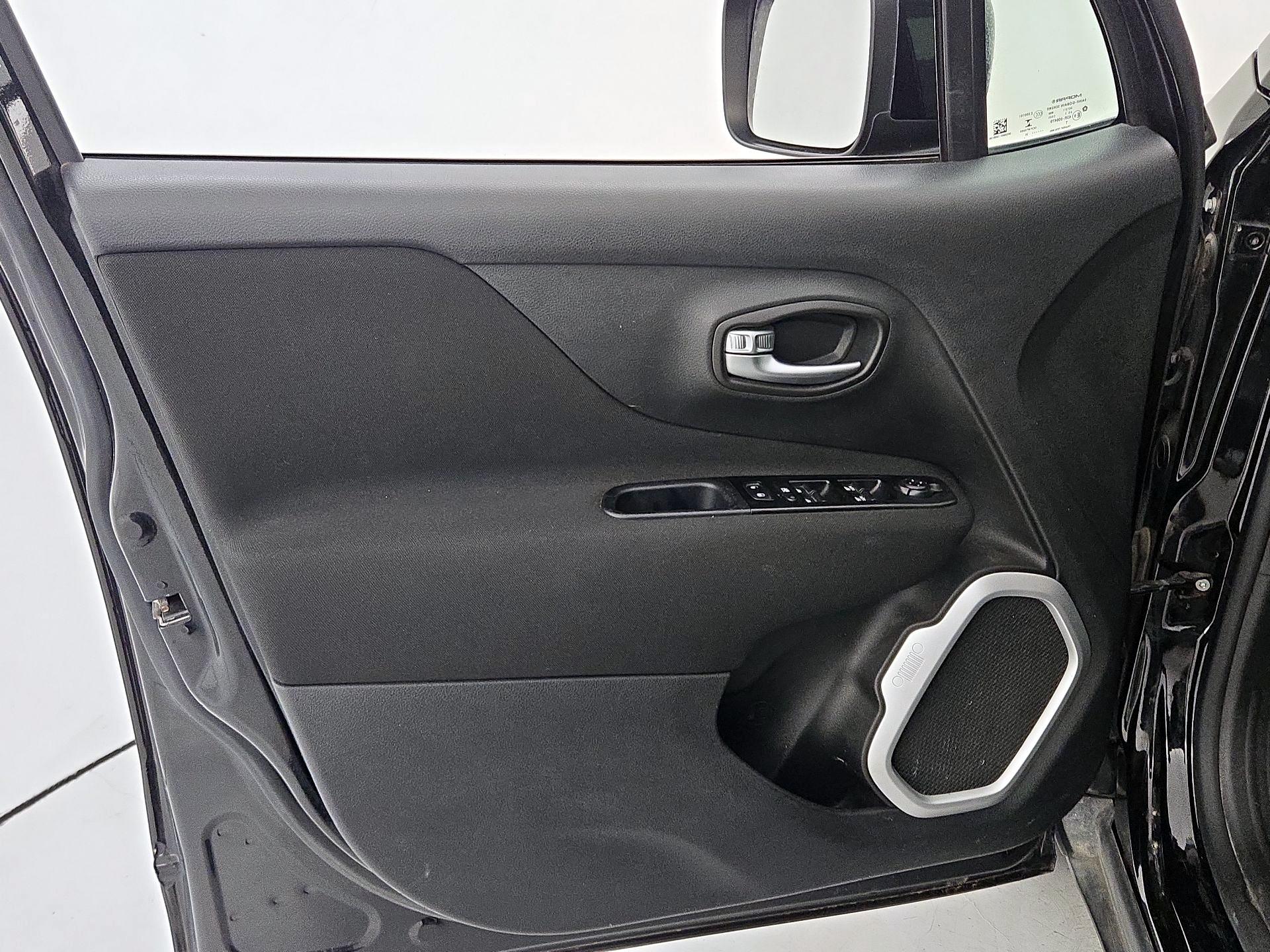 Thumbnail: 2020 Jeep Renegade - 12