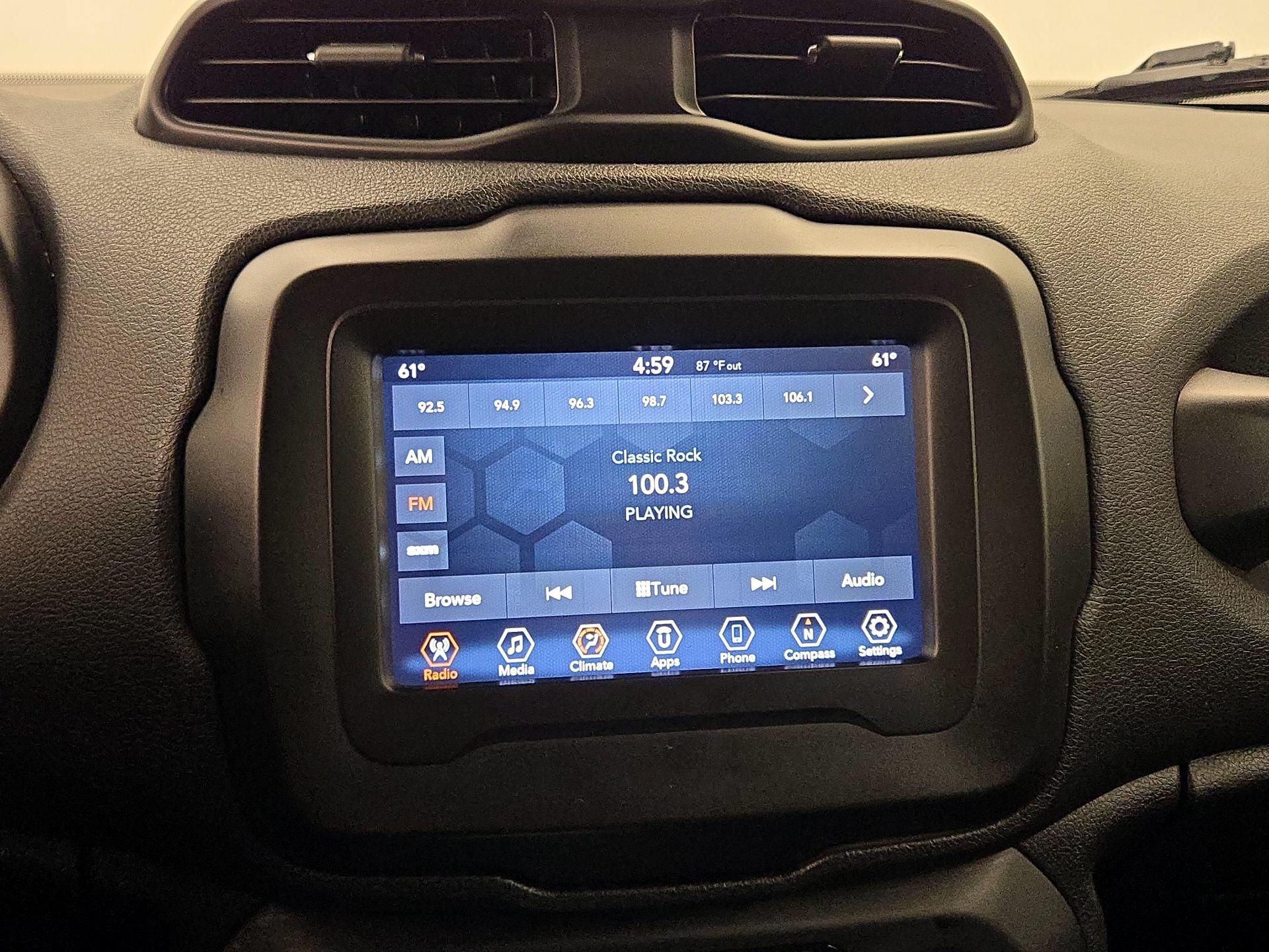 Thumbnail: 2020 Jeep Renegade - 15