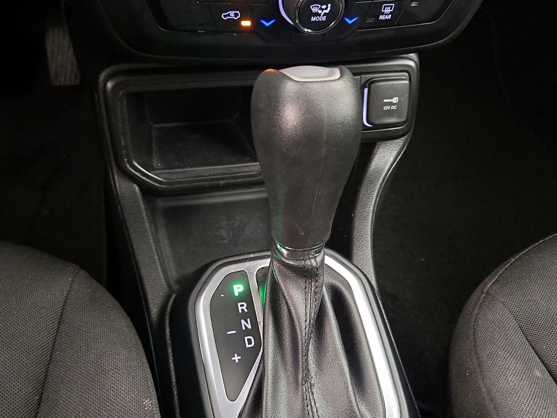 Thumbnail: 2020 Jeep Renegade - 17