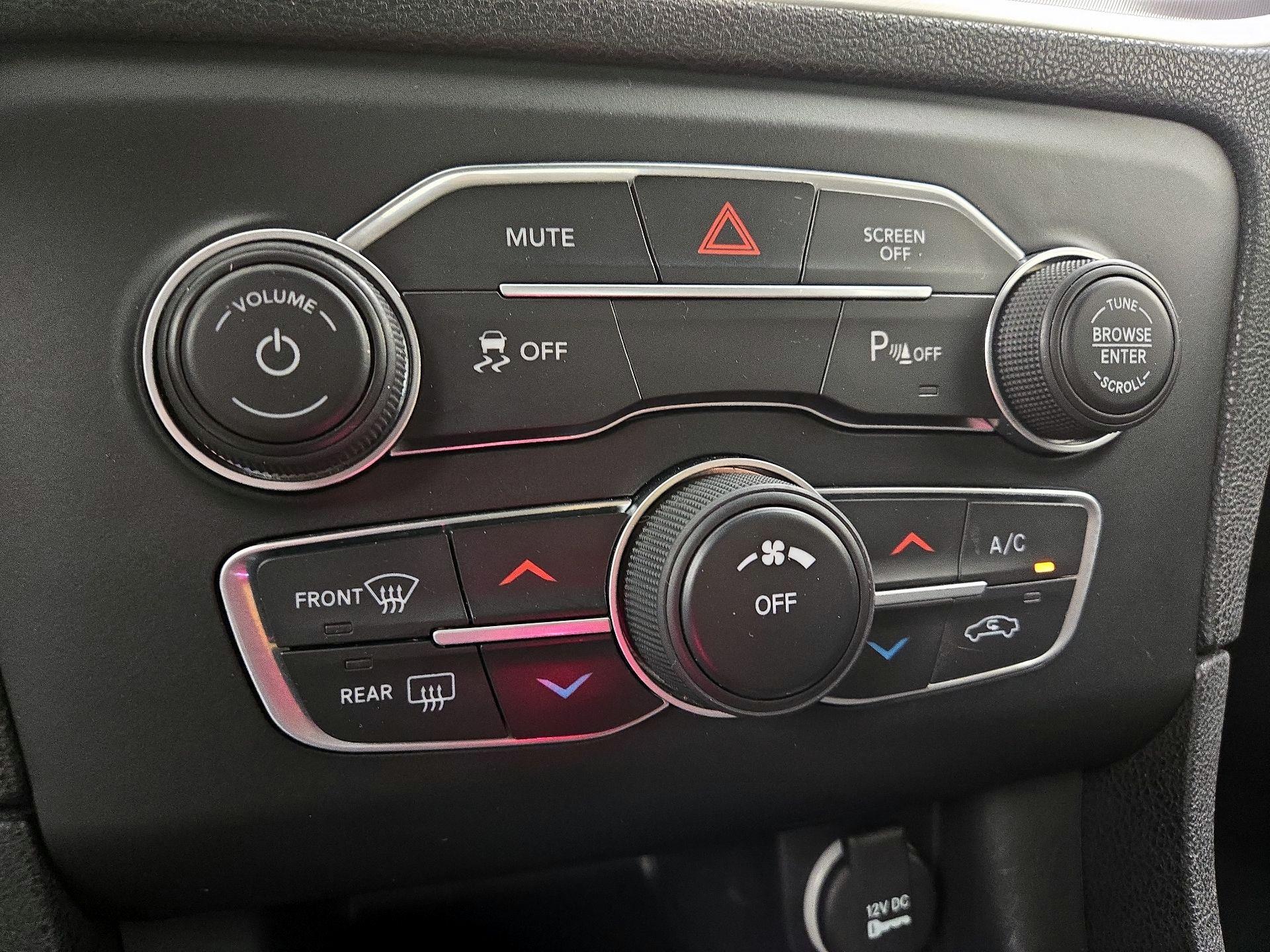 Thumbnail: 2022 Dodge Charger - 16