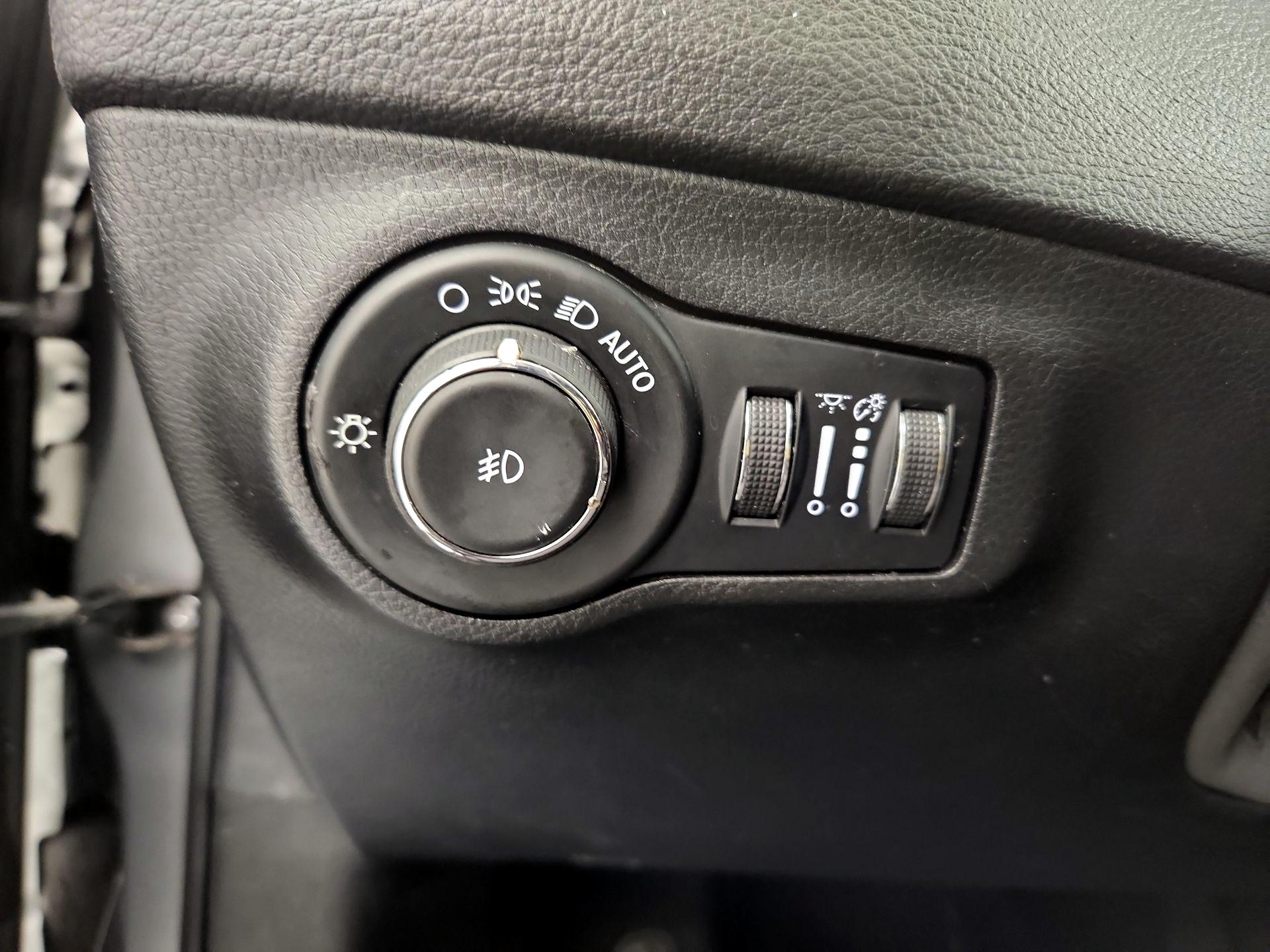 Thumbnail: 2020 Jeep Compass - 13