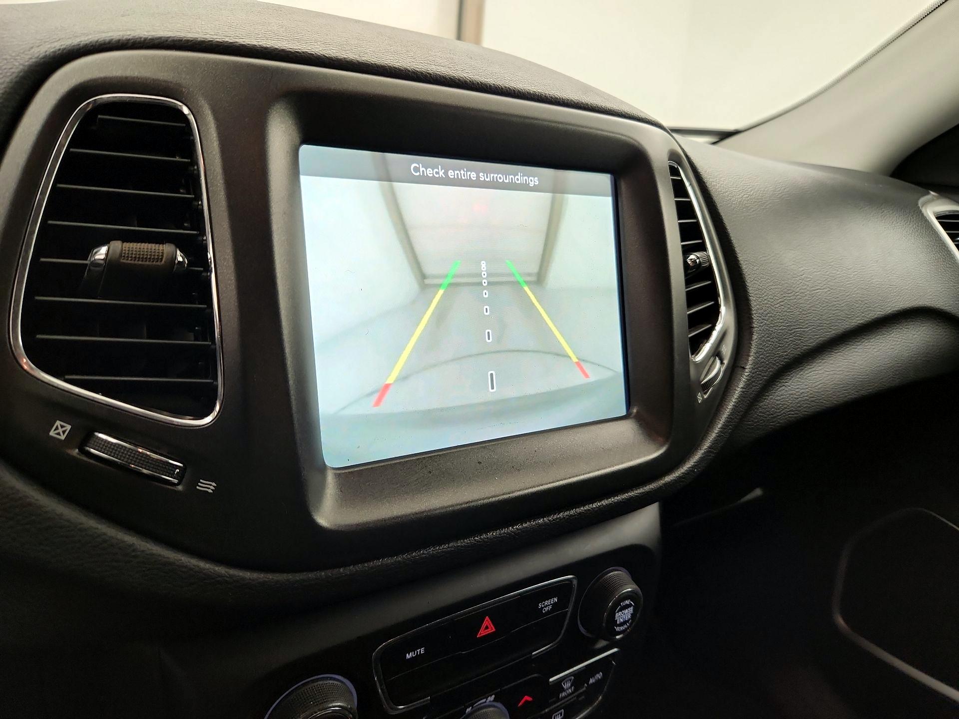 Thumbnail: 2020 Jeep Compass - 14