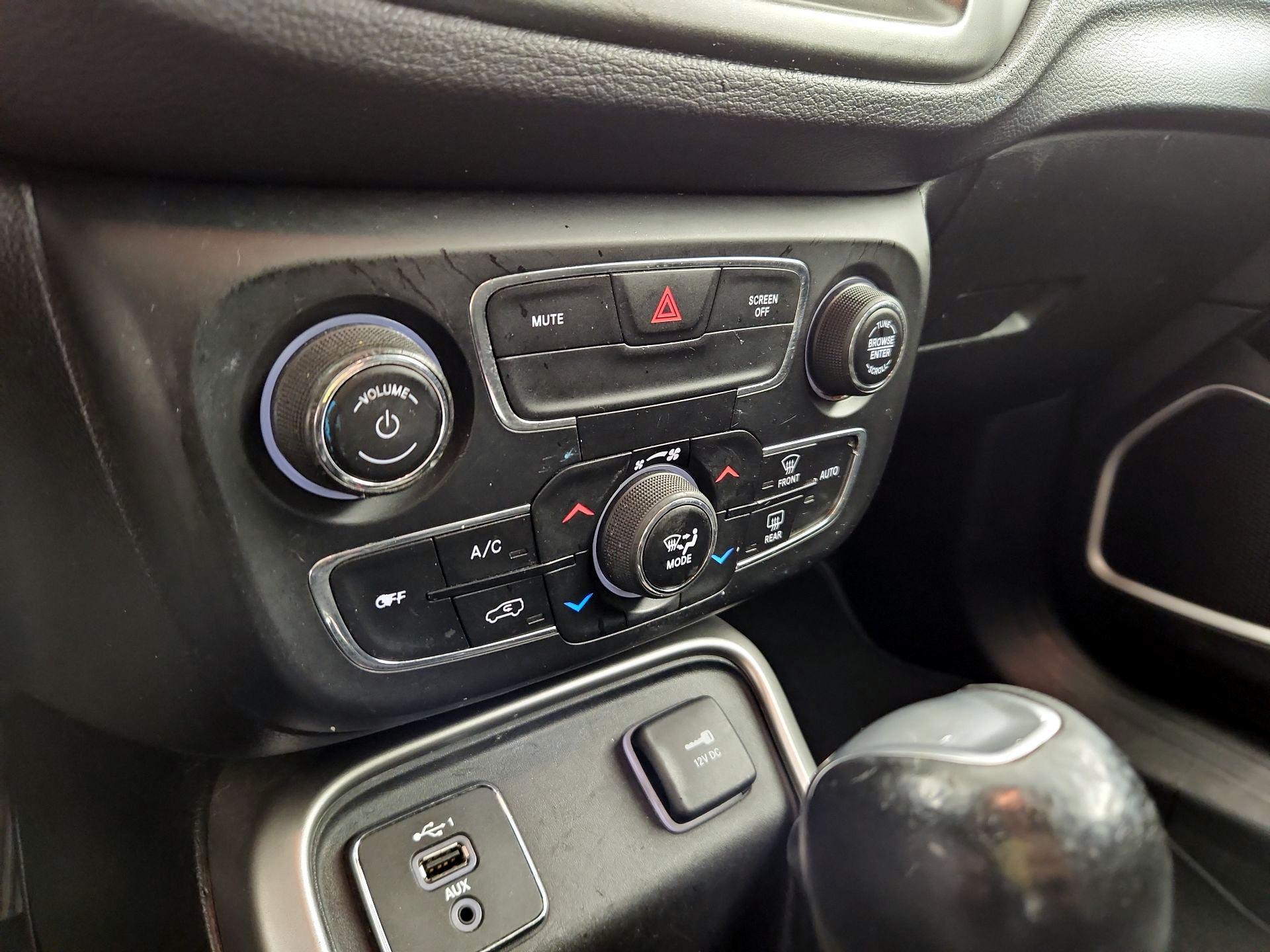 Thumbnail: 2020 Jeep Compass - 16