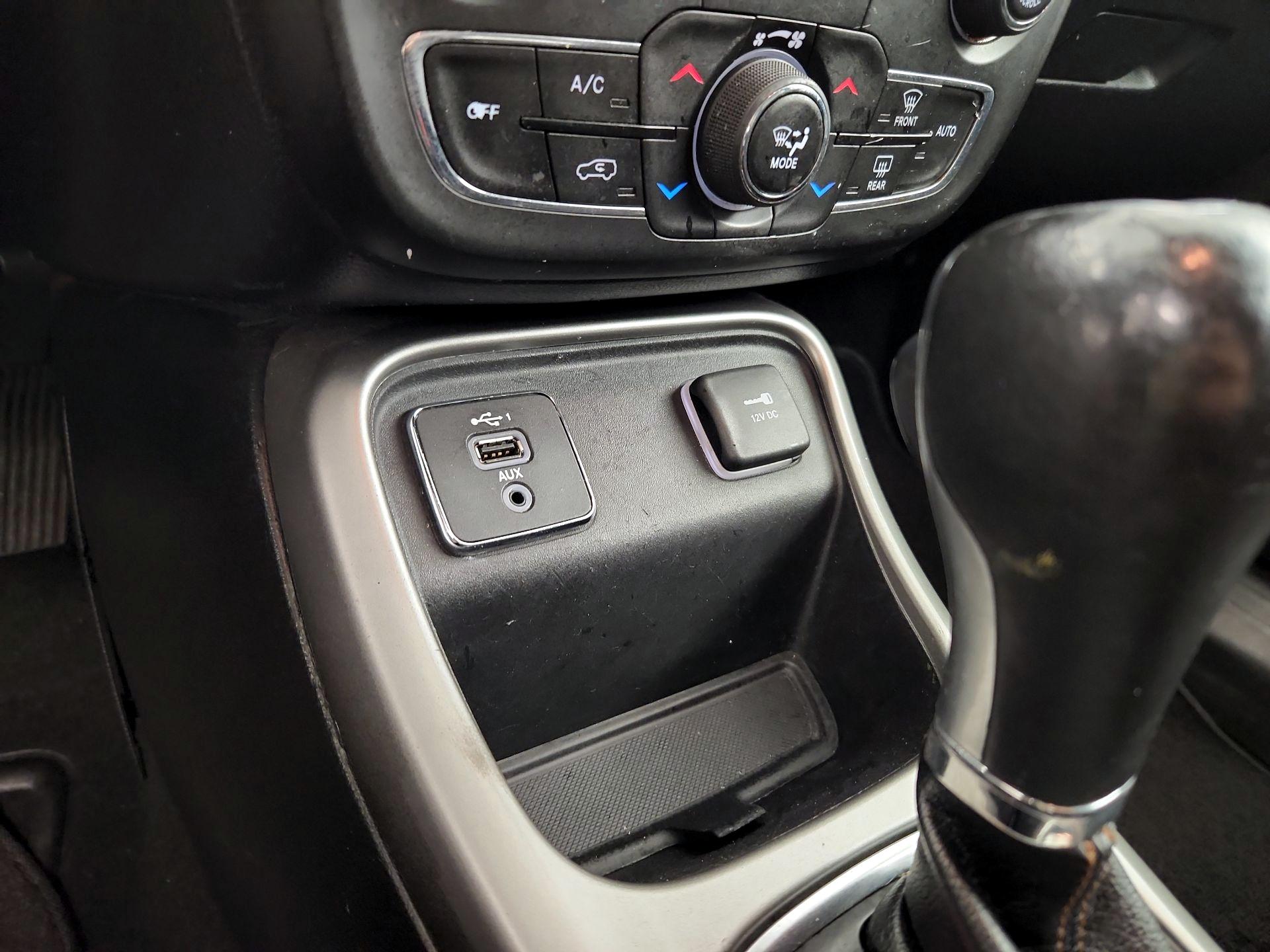 Thumbnail: 2020 Jeep Compass - 18